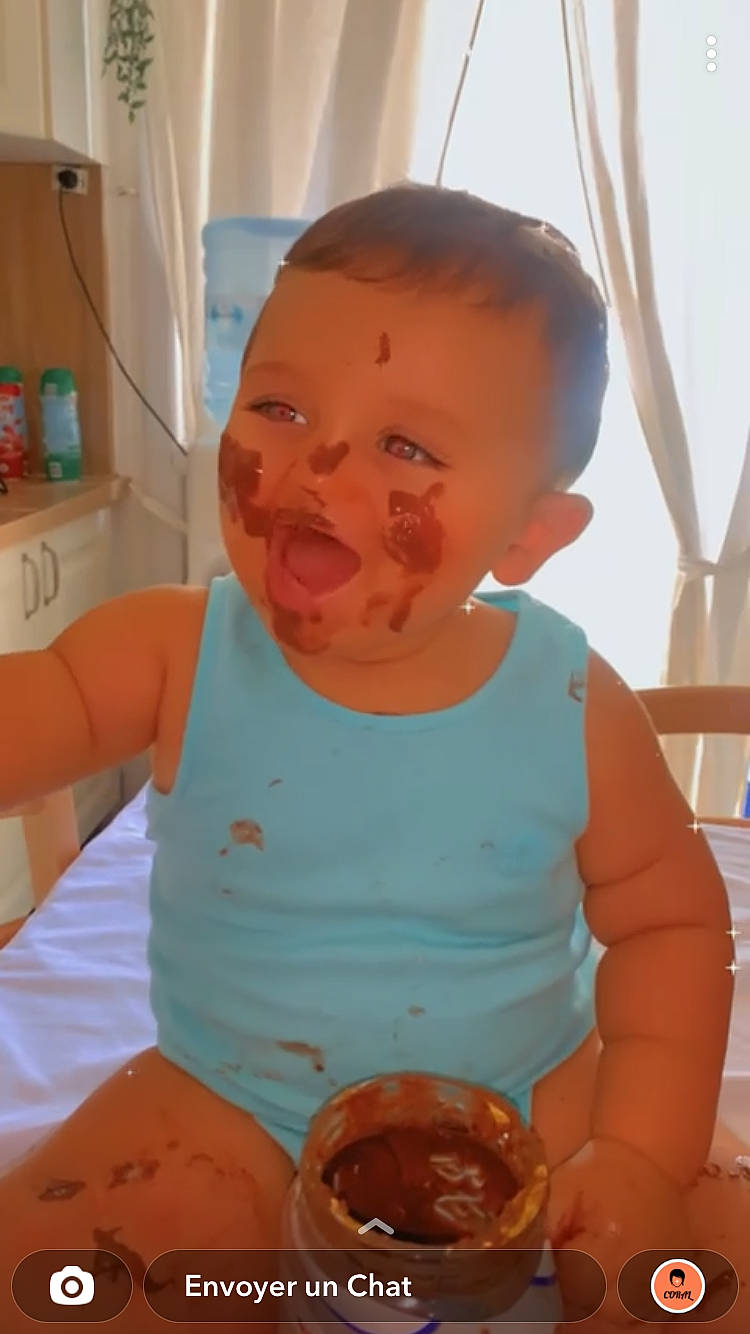 Zayden a rejoint le concours — aidez-le/la à gagner de superbes lots ! arm, art, baby, bathing, child, comfort_food, cooking, finger, food, food_craving, fun, happy, mouth, muscle, nose, orange, person, smile, tableware, toddler