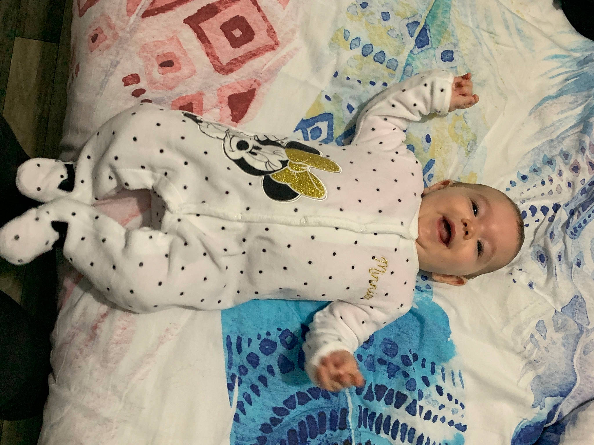 Elincia participe au concours pour gagner de l'argent avec cette photo : art, baby, baby_products, baby_sleeping, baby_toddler_clothing, bed, bed_sheet, bedding, bedtime, child, comfort, creative_arts, facial_expression, linens, pattern, person, product, room, sleeve, textile