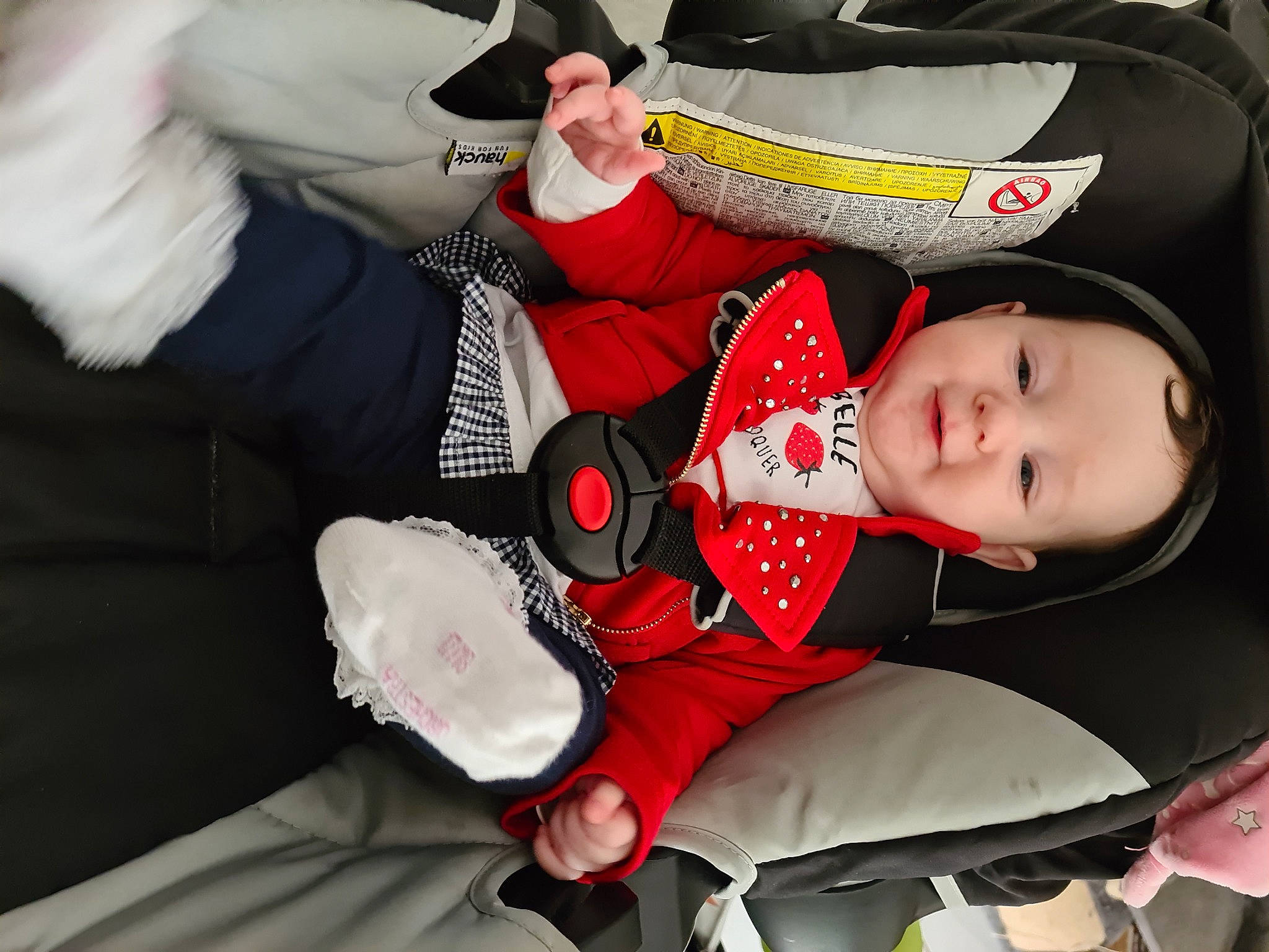 Liana participe au concours pour gagner de l'argent avec cette photo : baby, baby_carriage, baby_in_car_seat, baby_products, car_seat, child, person, product, toddler