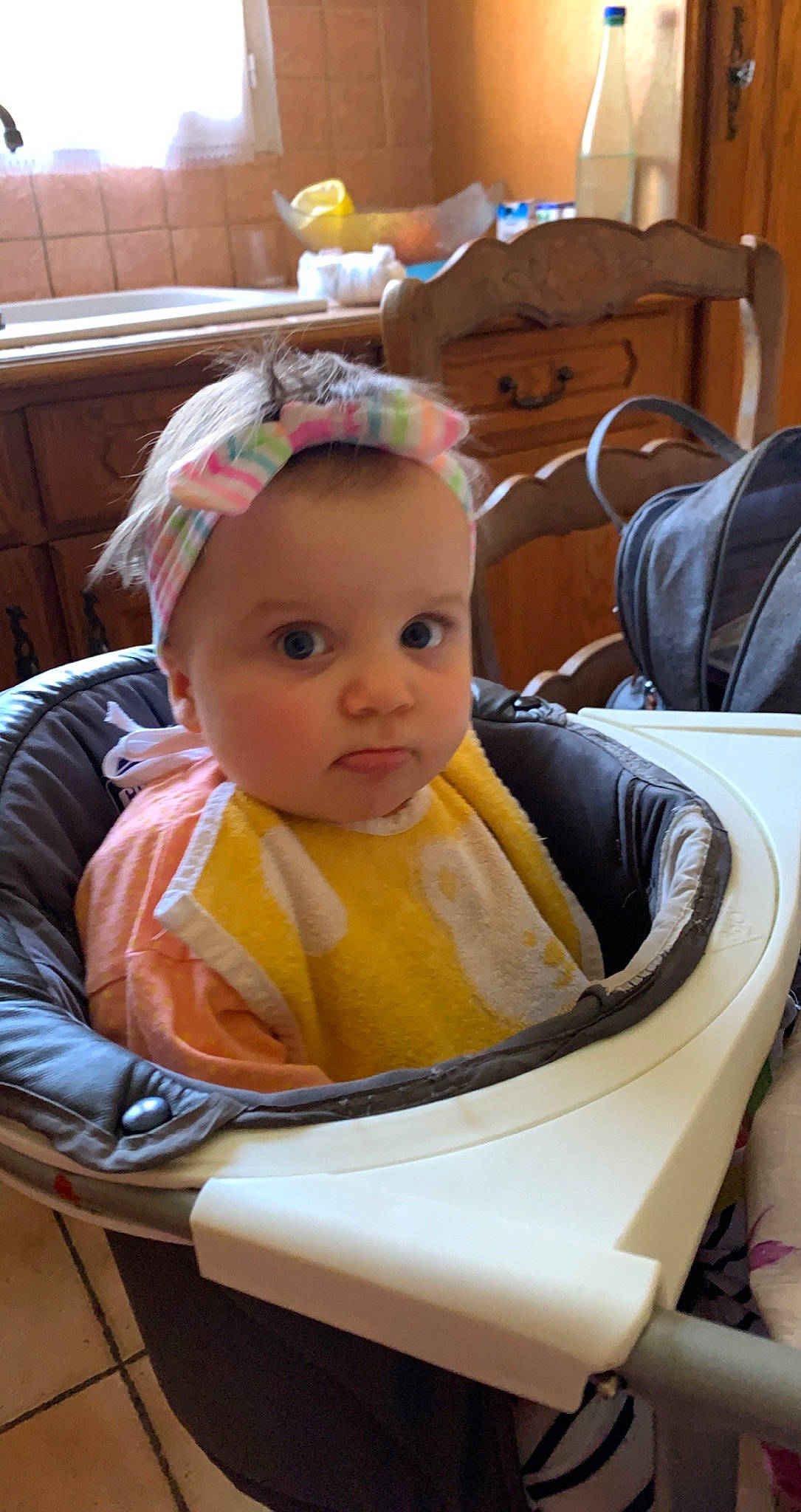 Alycia a rejoint le concours — aidez-le/la à gagner de superbes lots ! baby, baby_carriage, baby_products, baby_safety, baby_toddler_clothing, car_seat, chair, cheek, child, comfort, fun, person, sitting, toddler, vacation