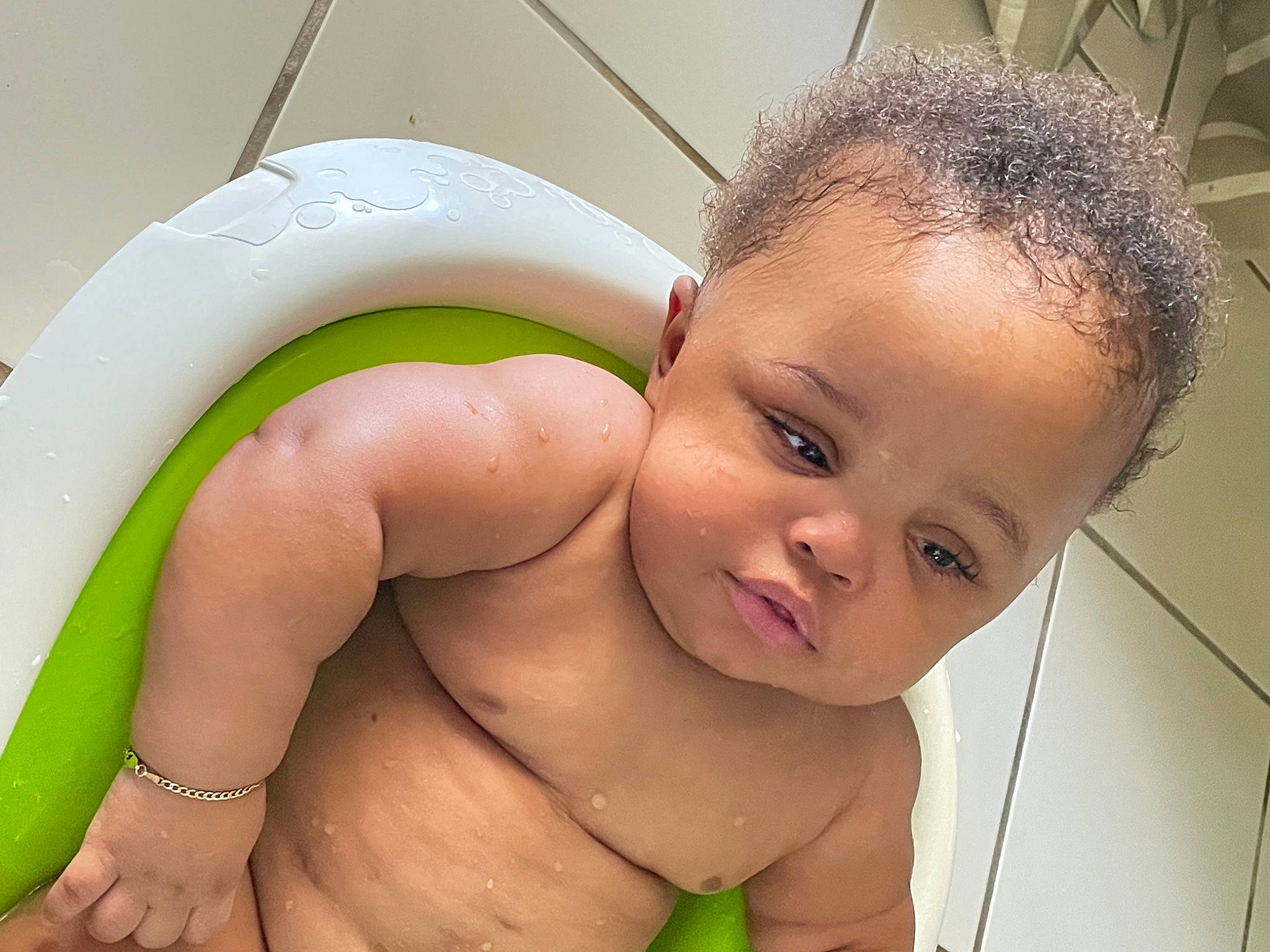 Gabriel is registered to the contest to win money with this photo: arm, cheek, chest, chin, eye, eyebrow, finger, hair, hairstyle, happy, human_body, iris, joint, mouth, muscle, neck, nose, person, shoulder, skin