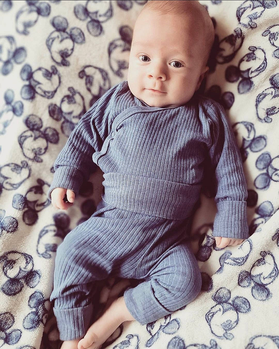 Mahé participe au concours pour gagner de l'argent avec cette photo : art, baby, baby_toddler_clothing, beauty, cheek, craft, doll, dress, hand, pattern, person, pink, product, purple, sitting, skin, sleeve, t_shirt, textile, toy