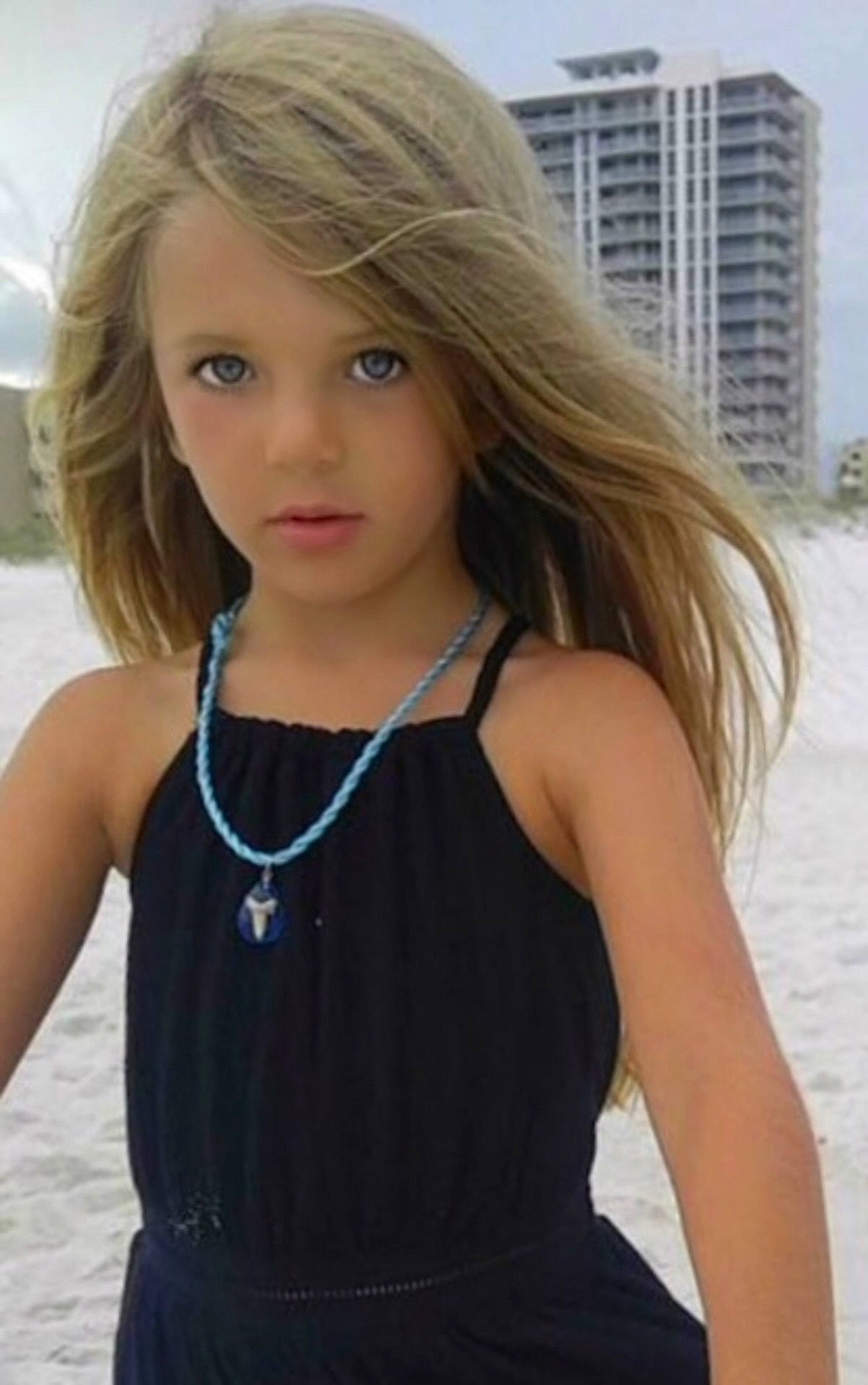 Makenna joined the competition — help win amazing prizes! bangs, blond, bob_cut, brown_hair, child_model, fashion_model, girl, hair, hair_coloring, hairstyle, human_hair_color, layered_hair, long_hair, model, neck, person, shoulder, supermodel, surfer_hair