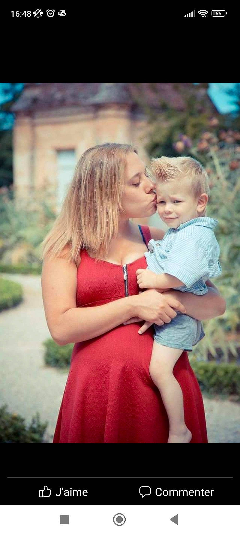 Eden a rejoint le concours — aidez-le/la à gagner de superbes lots ! baby, child, dress, electric_blue, event, flash_photography, formal_wear, fun, gesture, grass, happy, interaction, joy, one_piece_garment, people_in_nature, person, plant, shoulder, skin, smile