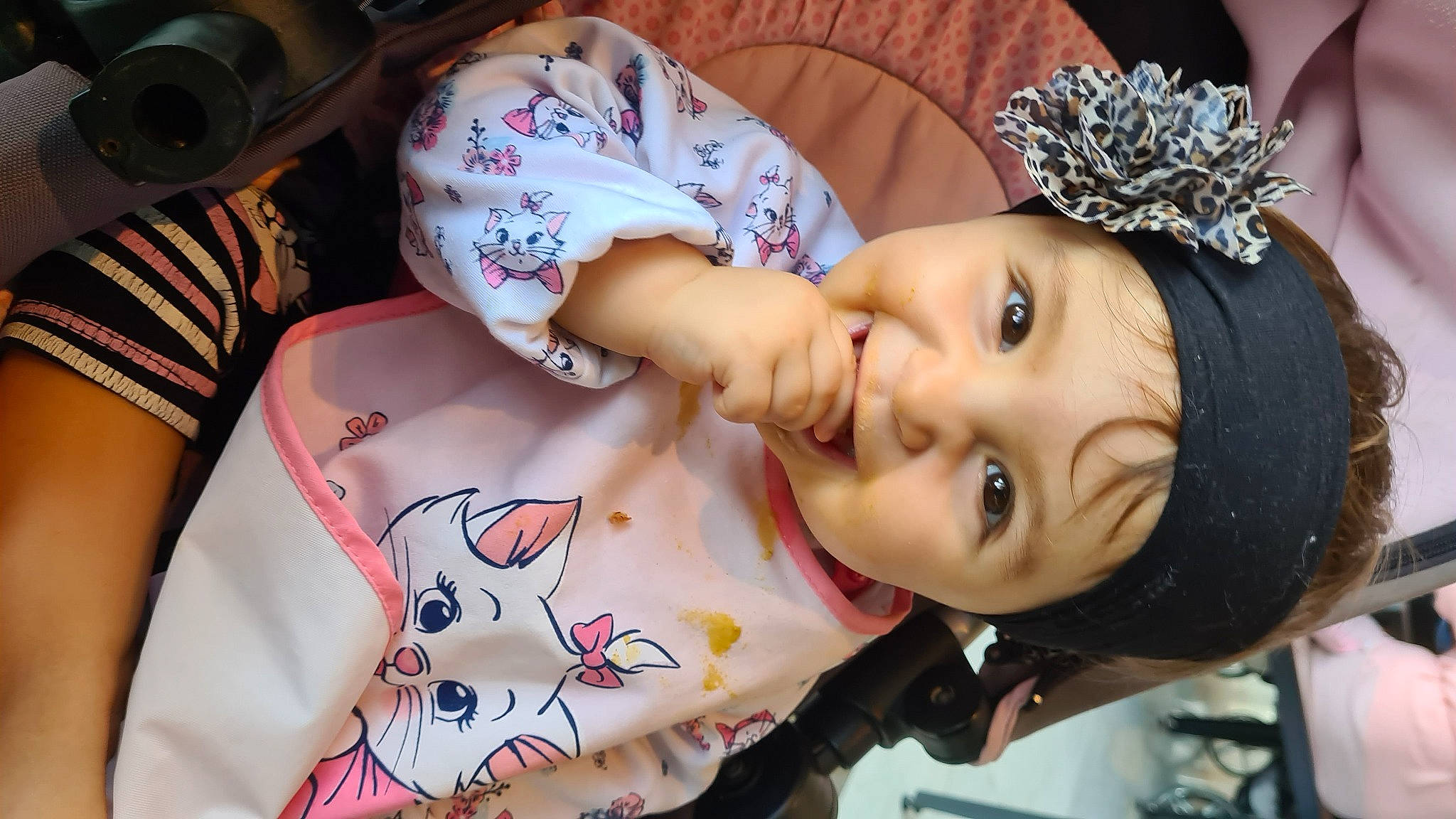 Soéline a rejoint le concours — aidez-le/la à gagner de superbes lots ! baby, cheek, child, ear, eyelash, fashion_accessory, hair_accessory, head, headband, headgear, headpiece, headwear, person, plant, skin, toddler