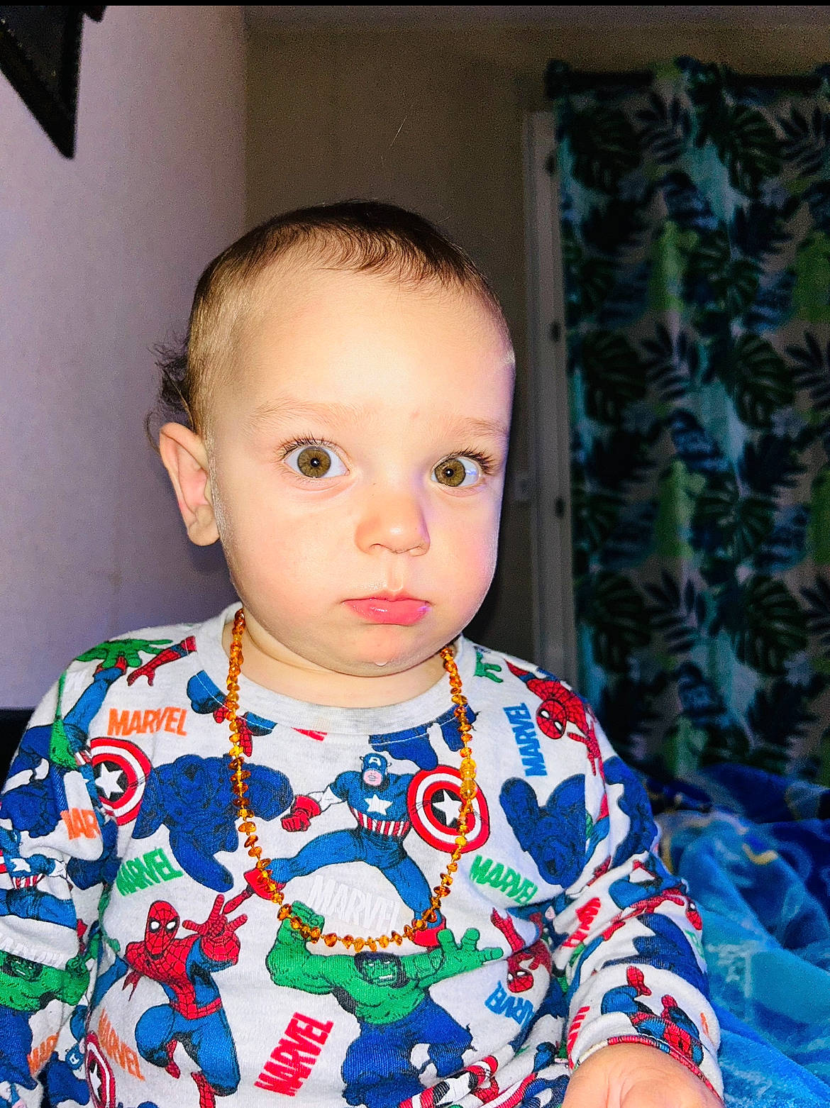 Aylan a rejoint le concours — aidez-le/la à gagner de superbes lots ! baby, baby_toddler_clothing, cheek, child, chin, eye, flooring, fun, hair, happy, head, iris, neck, nose, pattern, person, skin, sleeve, t_shirt, textile