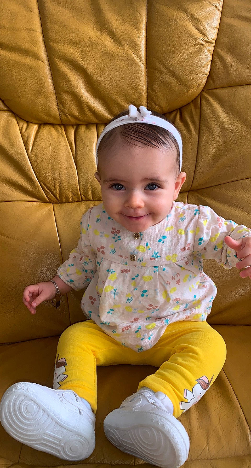 Inaya participe au concours pour gagner de l'argent avec cette photo : baby, baby_toddler_clothing, cheek, child, comfort, eye, fun, grass, happy, head, joy, leisure, person, pink, product, sitting, skin, sleeve, smile, textile