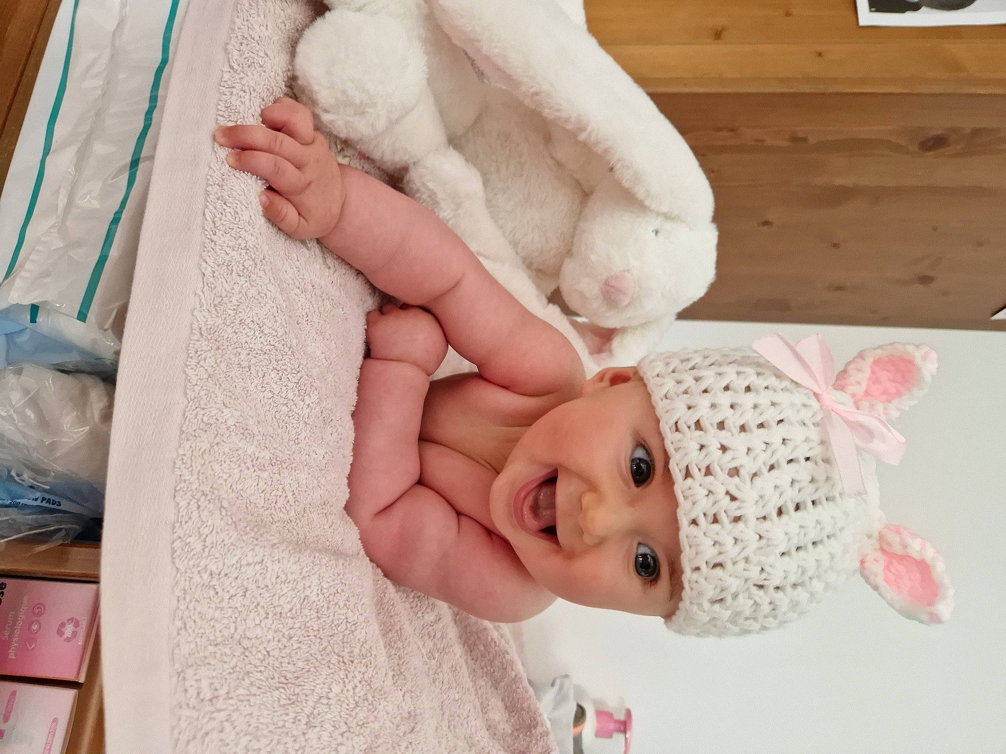 Léanne participe au concours pour gagner de l'argent avec cette photo : abdomen, baby, baby_products, baby_safety, baby_sleeping, baby_toddler_clothing, child, comfort, diaper, happy, headwear, joy, linens, nail, pattern, person, pink, room, skin, textile