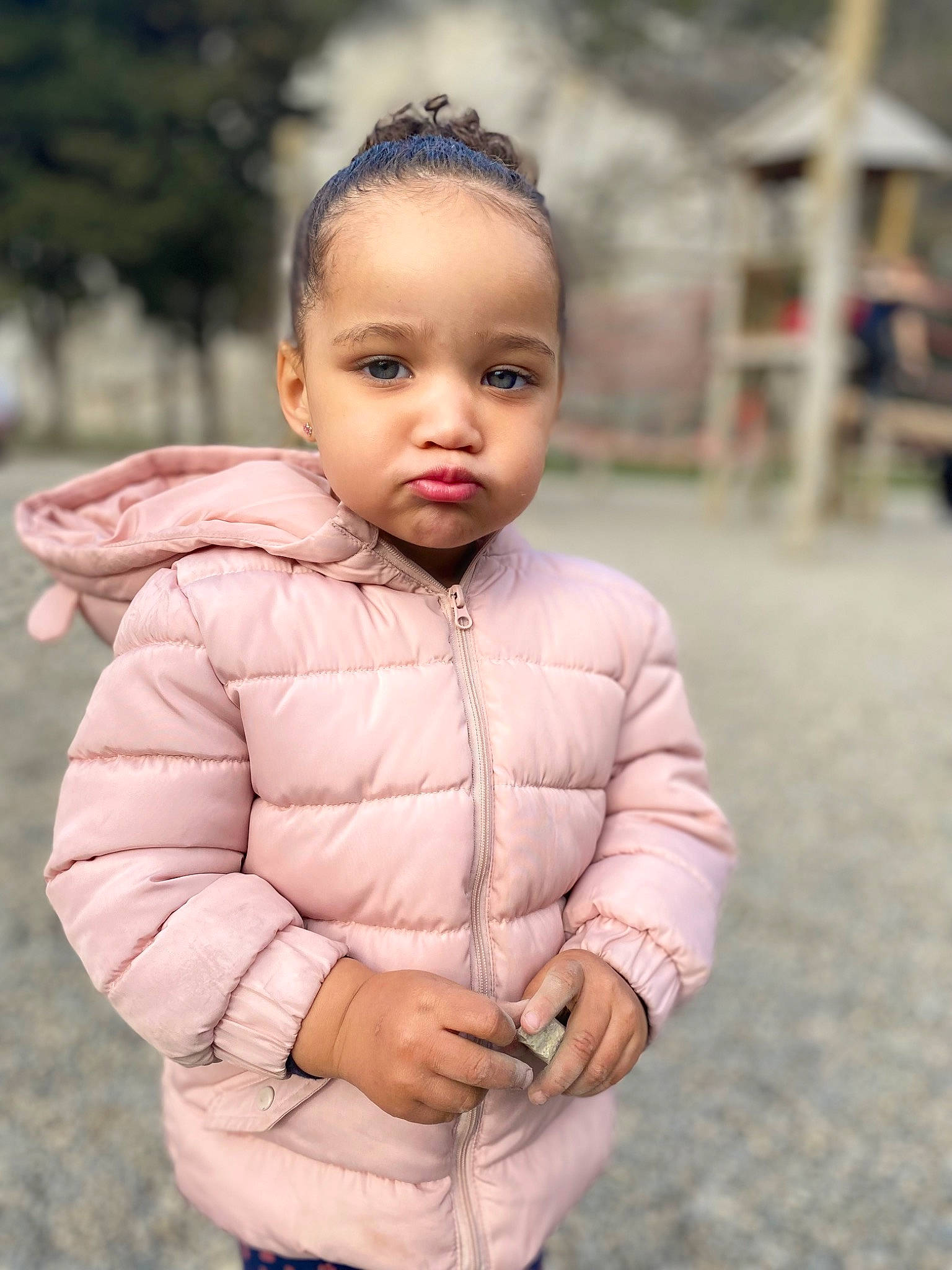 Brianna participe au concours pour gagner de l'argent avec cette photo : baby, cheek, child, eye, face, flash_photography, fun, gesture, grass, happy, head, iris, jewellery, lip, nose, people_in_nature, person, portrait_photography, skin, sleeve