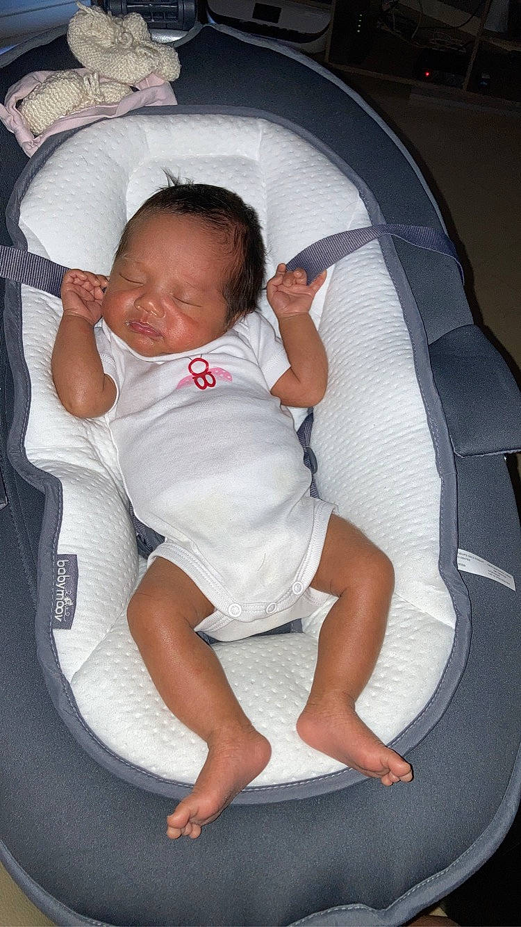 Elina participe au concours pour gagner de l'argent avec cette photo : baby, baby_carriage, baby_in_car_seat, baby_products, child, comfort, person, product