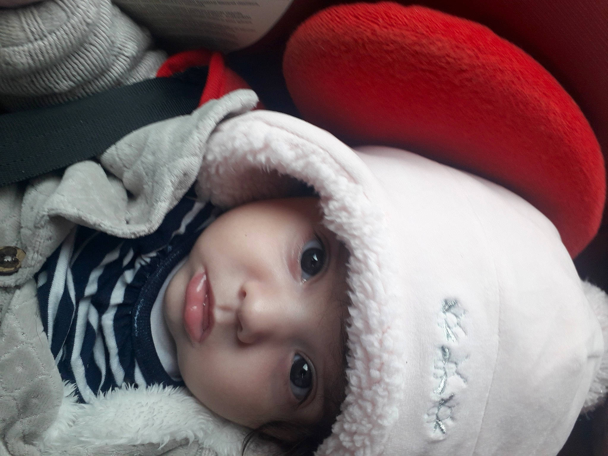 Sofia participe au concours pour gagner de l'argent avec cette photo : baby, beauty, cheek, child, eye, happy, head, headgear, headwear, lip, mouth, nose, person, photography, skin, smile, toddler