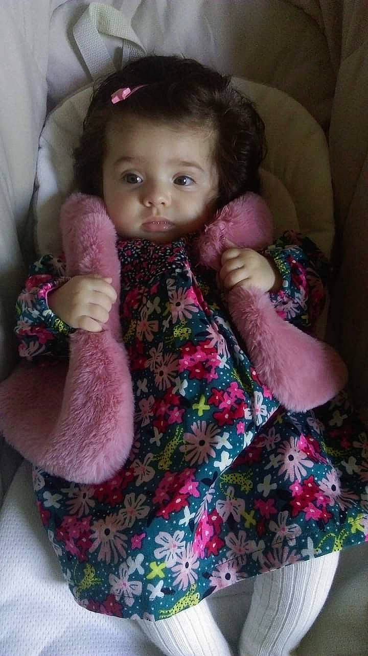 Sofia participe au concours pour gagner de l'argent avec cette photo : baby, cheek, child, knitting, pink, skin, textile, toddler, wool