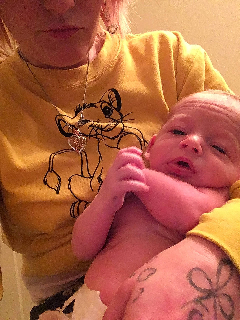 Grayson is registered to the contest to win money with this photo: arm, cheek, chin, eye, eyebrow, eyelash, hair, hairstyle, hand, head, human_body, joint, lip, mouth, muscle, neck, person, shoulder, skin, sleeve