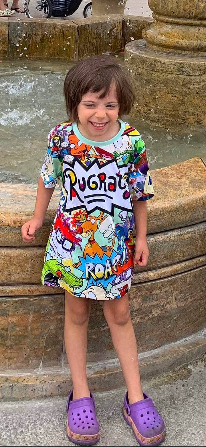 Makayla is registered to the contest to win money with this photo: beauty, day_dress, dress, electric_blue, hair, happy, human_leg, joint, joy, neck, one_piece_garment, pattern, person, photograph, pink, sleeve, smile, summer, t_shirt, thigh