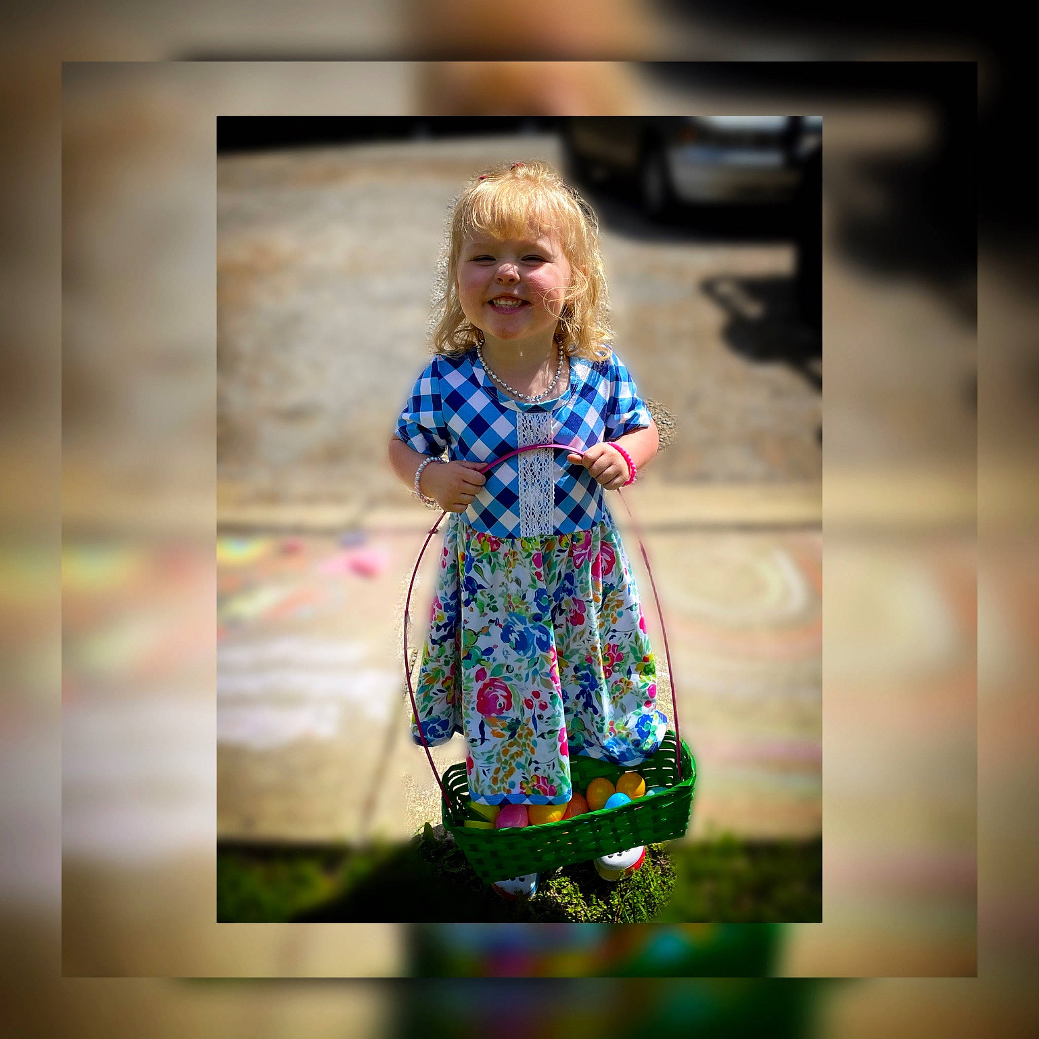 Lilliona is registered to the contest to win money with this photo: art, beauty, day_dress, dress, electric_blue, entertainment, event, fashion_design, flash_photography, fun, happy, joy, magenta, one_piece_garment, pattern, people_in_nature, person, rectangle, tints_and_shades, tree