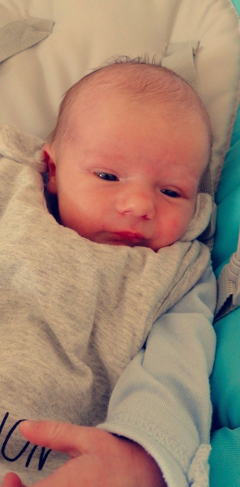 Ylan participe au concours pour gagner de l'argent avec cette photo : baby, baby_making_funny_faces, bedtime, cheek, child, chin, ear, eye, eyebrow, face, forehead, head, iris, lip, mouth, nose, person, skin, smile, toddler