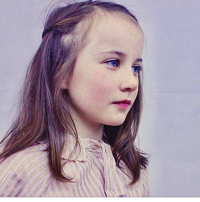 Anais participe au concours pour gagner de l'argent avec cette photo : beauty, blond, cheek, chin, ear, eye, eyebrow, face, forehead, hair, hairstyle, head, jaw, lip, long_hair, neck, nose, person, portrait, selfie