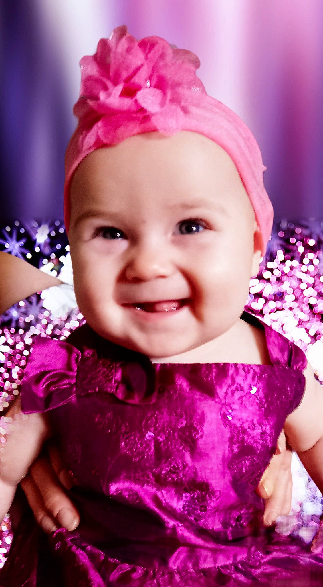 Liliana a rejoint le concours — aidez-le/la à gagner de superbes lots ! baby, baby_toddler_clothing, cheek, clothing, dress, eye, face, facial_expression, happy, head, headgear, iris, joy, lip, person, pink, purple, skin, sleeve, smile