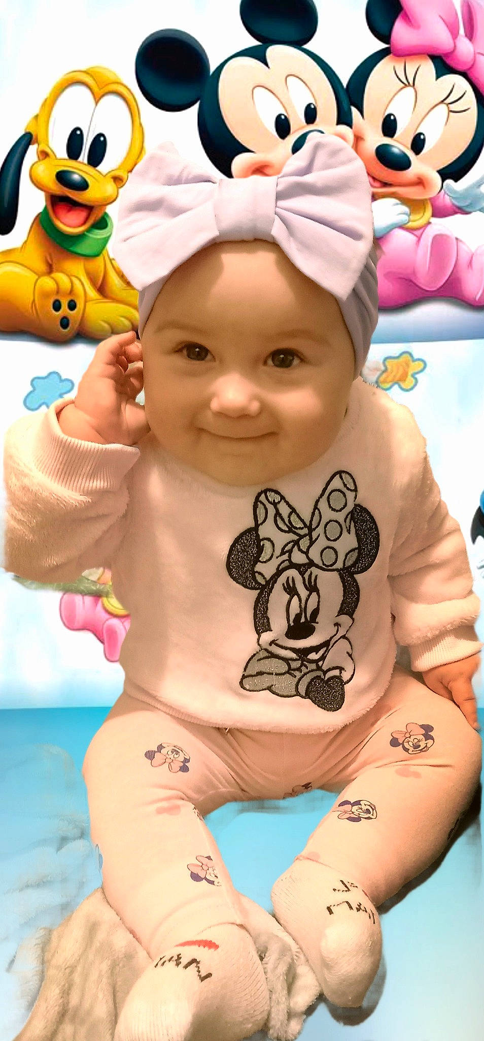 Liliana participe au concours pour gagner de l'argent avec cette photo : abdomen, baby, barechested, cap, chest, child, finger, fun, happy, headwear, joy, leisure, organ, pattern, person, pink, skin, smile, tattoo, temporary_tattoo