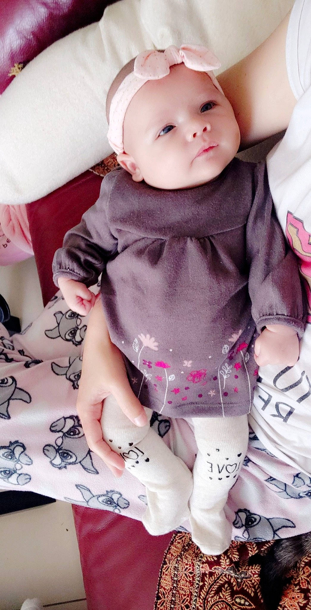 Savannah a rejoint le concours — aidez-le/la à gagner de superbes lots ! baby, baby_products, baby_toddler_clothing, beauty, cheek, child, daughter, head, leg, pattern, person, pink, product, skin, sleeve, smile, toddler