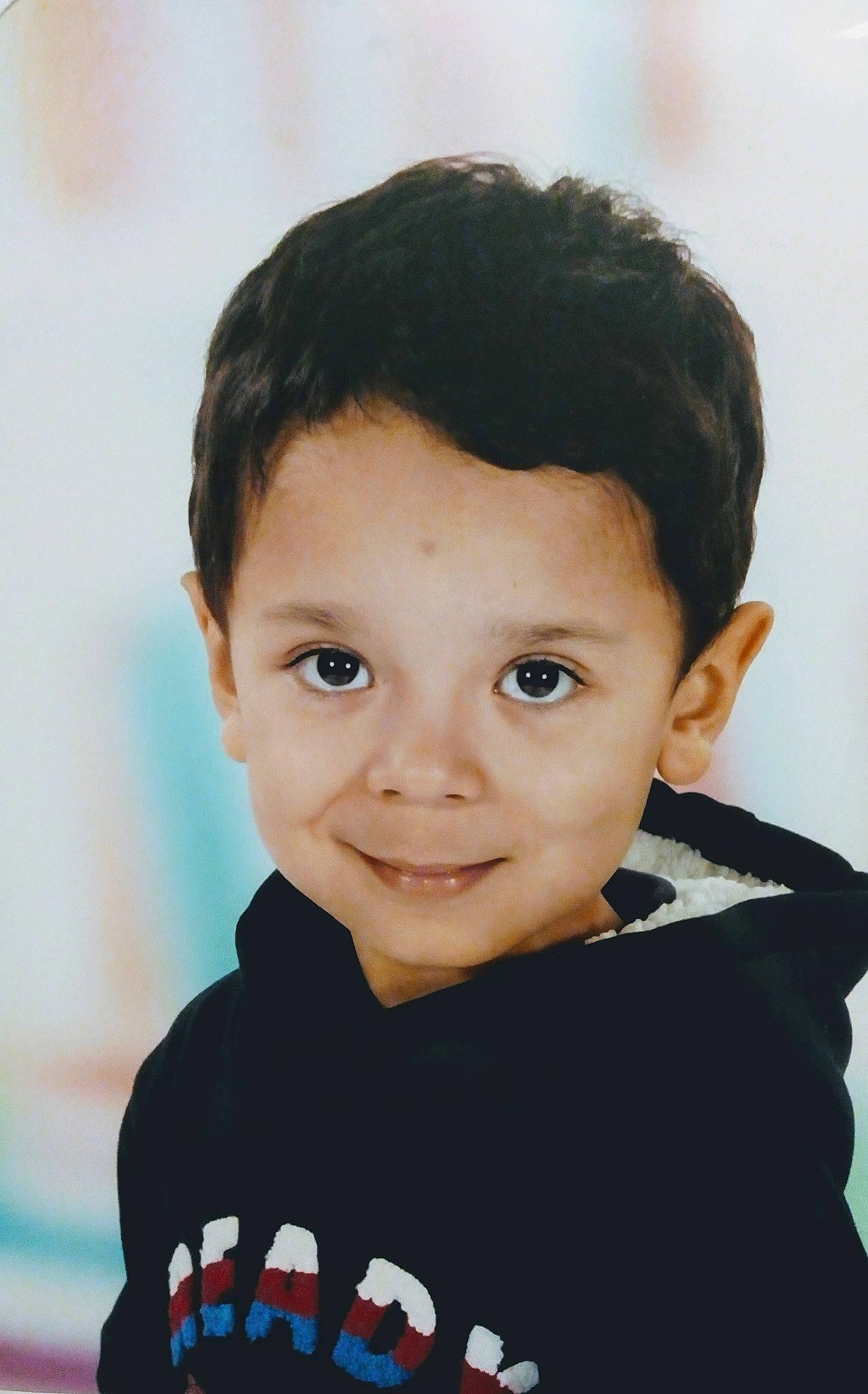 jolan a rejoint le concours — aidez-le/la à gagner de superbes lots ! black_hair, cheek, child, chin, eye, eyebrow, face, facial_expression, forehead, hair, hairstyle, happy, head, joy, lip, person, photography, portrait, portrait_photography, smile
