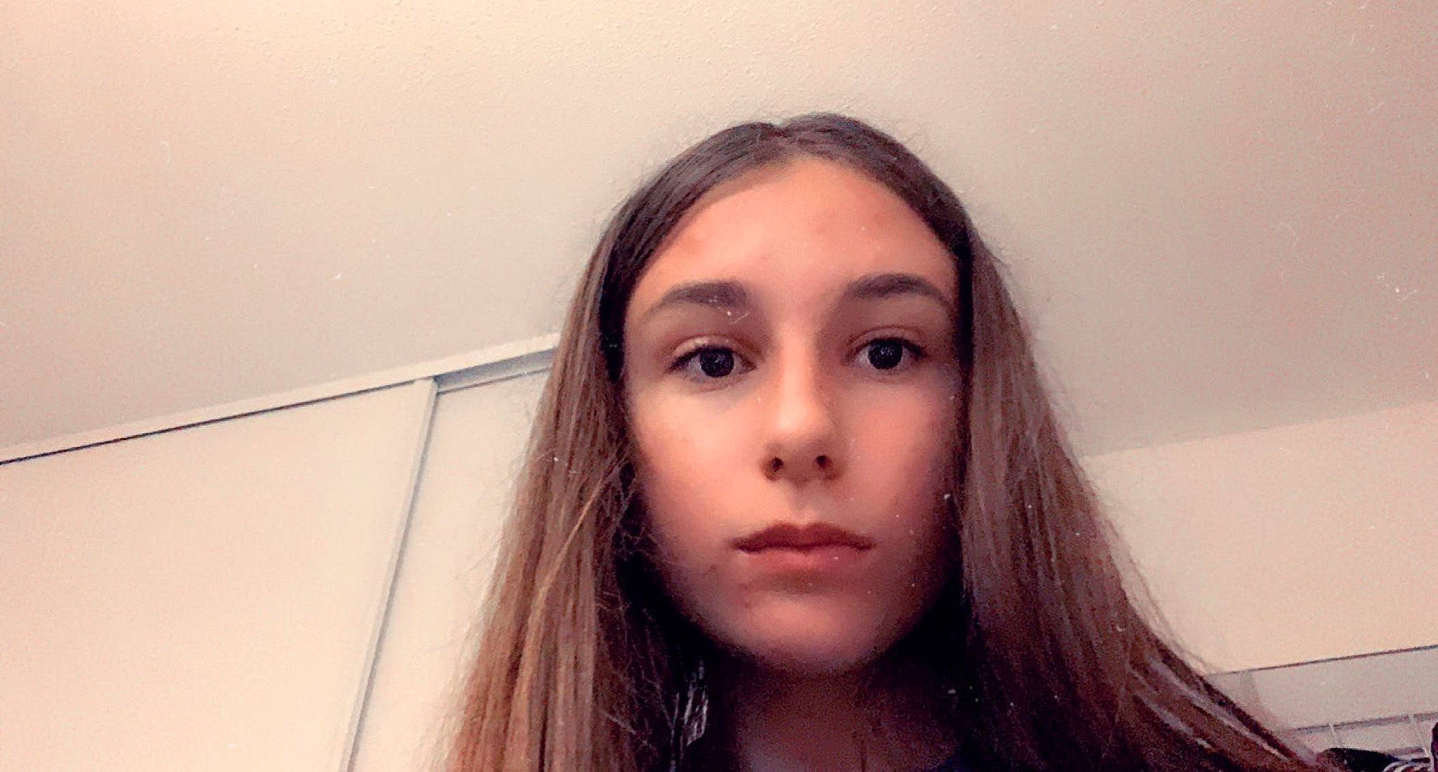 Morgane a rejoint le concours — aidez-le/la à gagner de superbes lots ! beauty, black_hair, brown_hair, cheek, chin, eye, eyebrow, eyelash, face, forehead, hair, hairstyle, head, jaw, lip, long_hair, mouth, nose, person, selfie