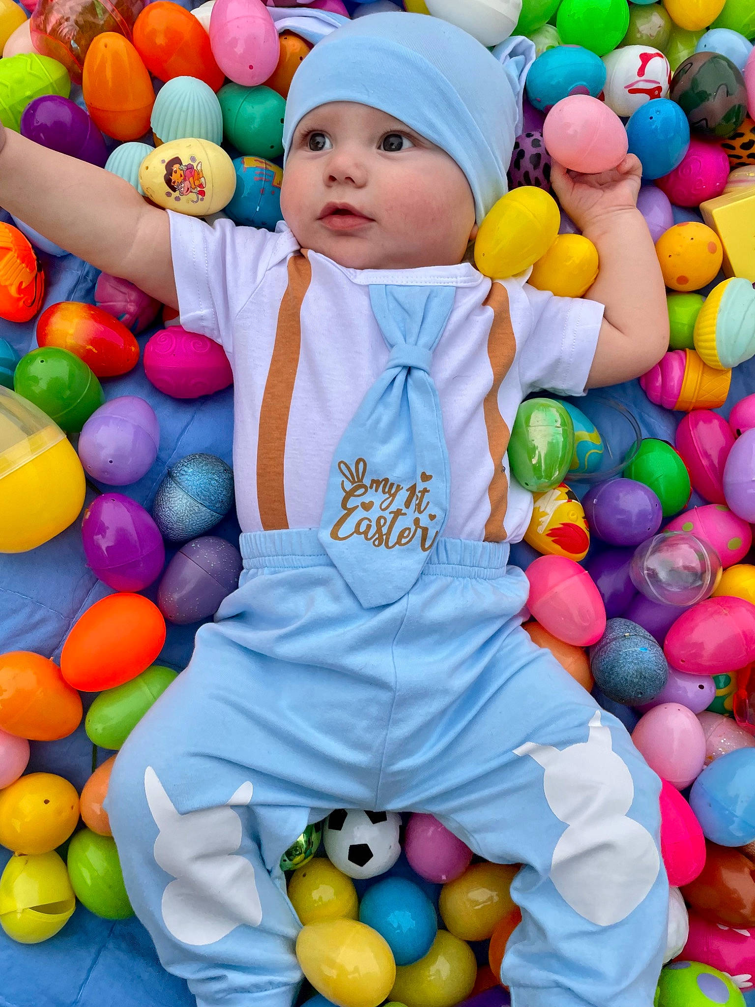 Dakota is registered to the contest to win money with this photo: baby, baby_playing_with_toys, baby_toddler_clothing, ball, ball_pit, child, clothing, event, facial_expression, fun, happy, headwear, leisure, people, person, photograph, play, smile, snapshot, t_shirt