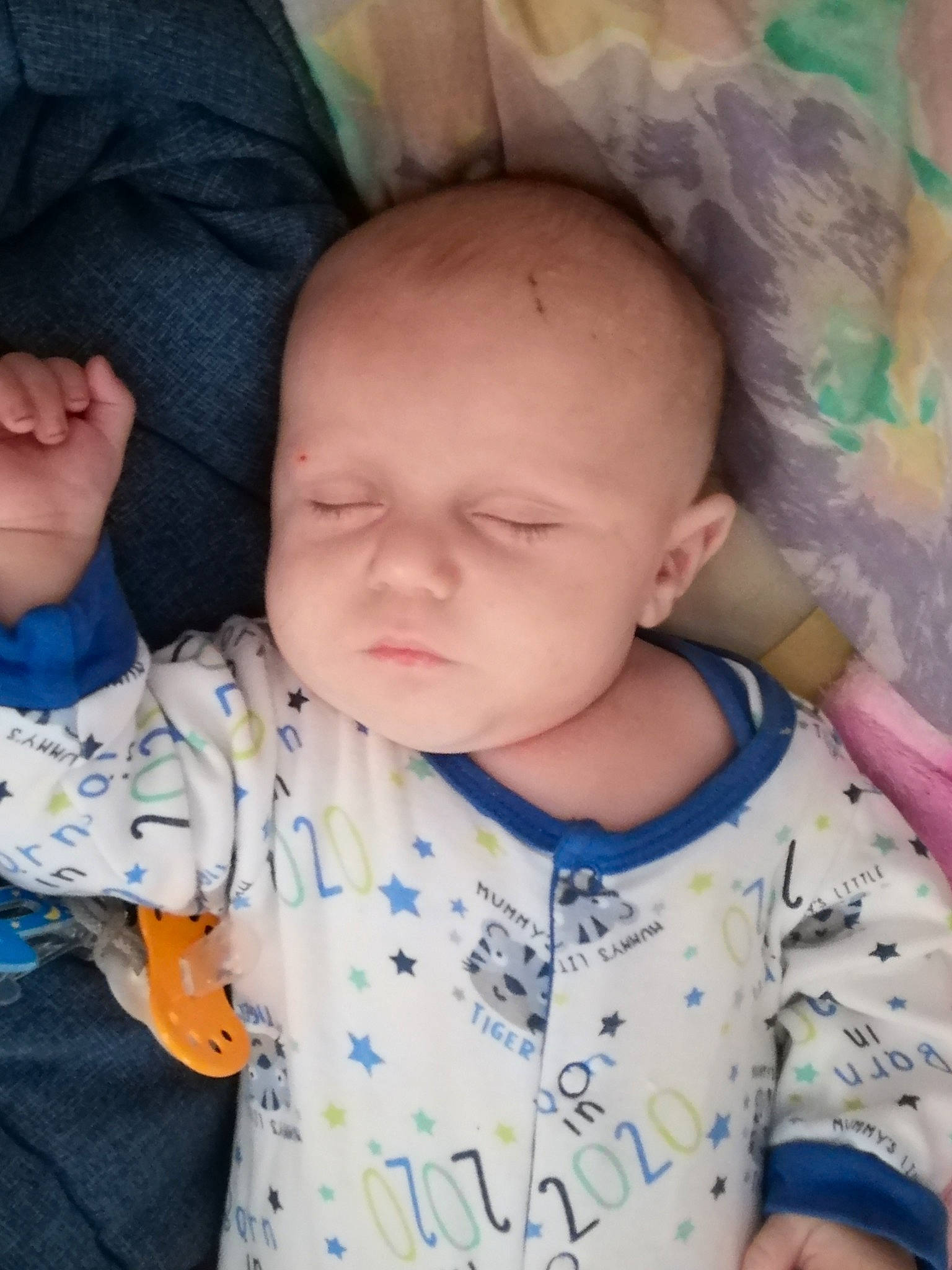 Maël a rejoint le concours — aidez-le/la à gagner de superbes lots ! baby, cheek, child, ear, eye, face, forehead, head, lip, mouth, nap, nose, person, skin, sleep, smile, toddler