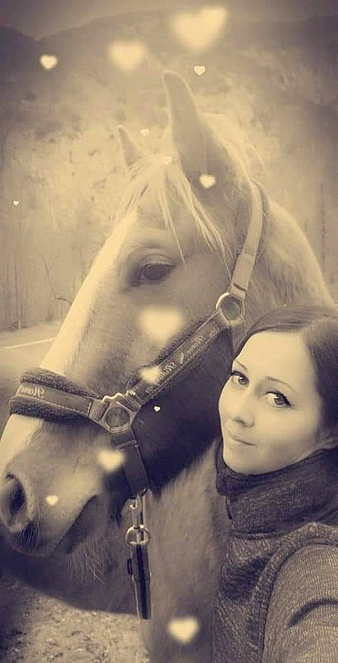 Gondor a rejoint le concours — aidez-le/la à gagner de superbes lots ! black_and_white, bridle, horse, horse_tack, mane, photography, snout