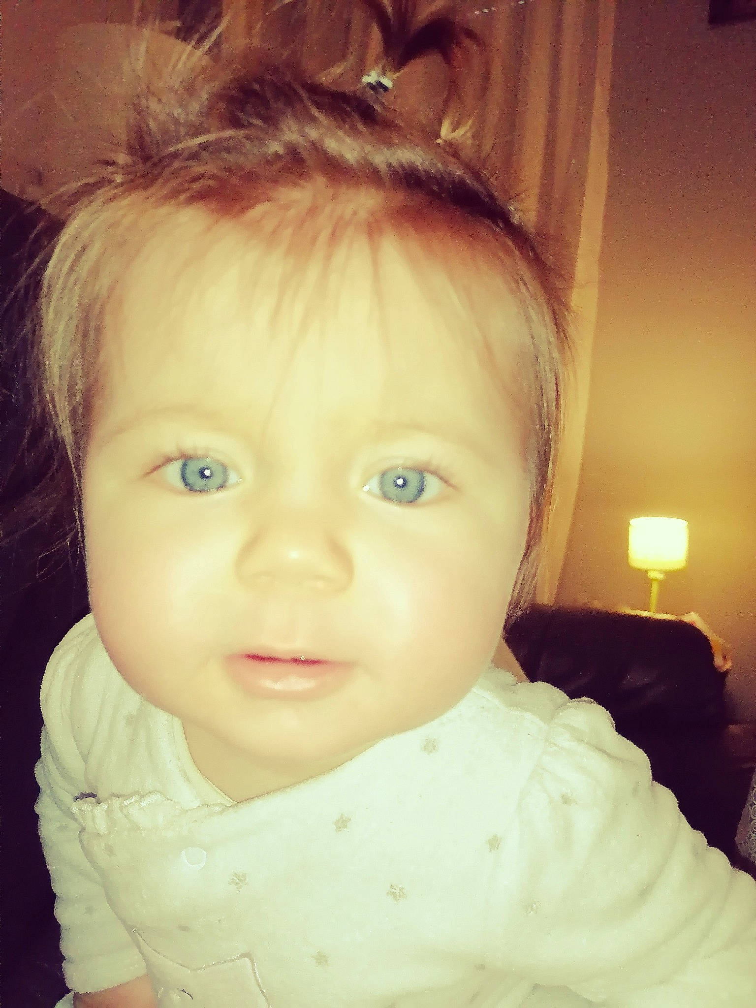 Inaya a rejoint le concours — aidez-le/la à gagner de superbes lots ! baby_toddler_clothing, cheek, chin, ear, eye, eyebrow, eyelash, flash_photography, forehead, happy, head, human_body, iris, jaw, lip, neck, nose, person, skin, sleeve