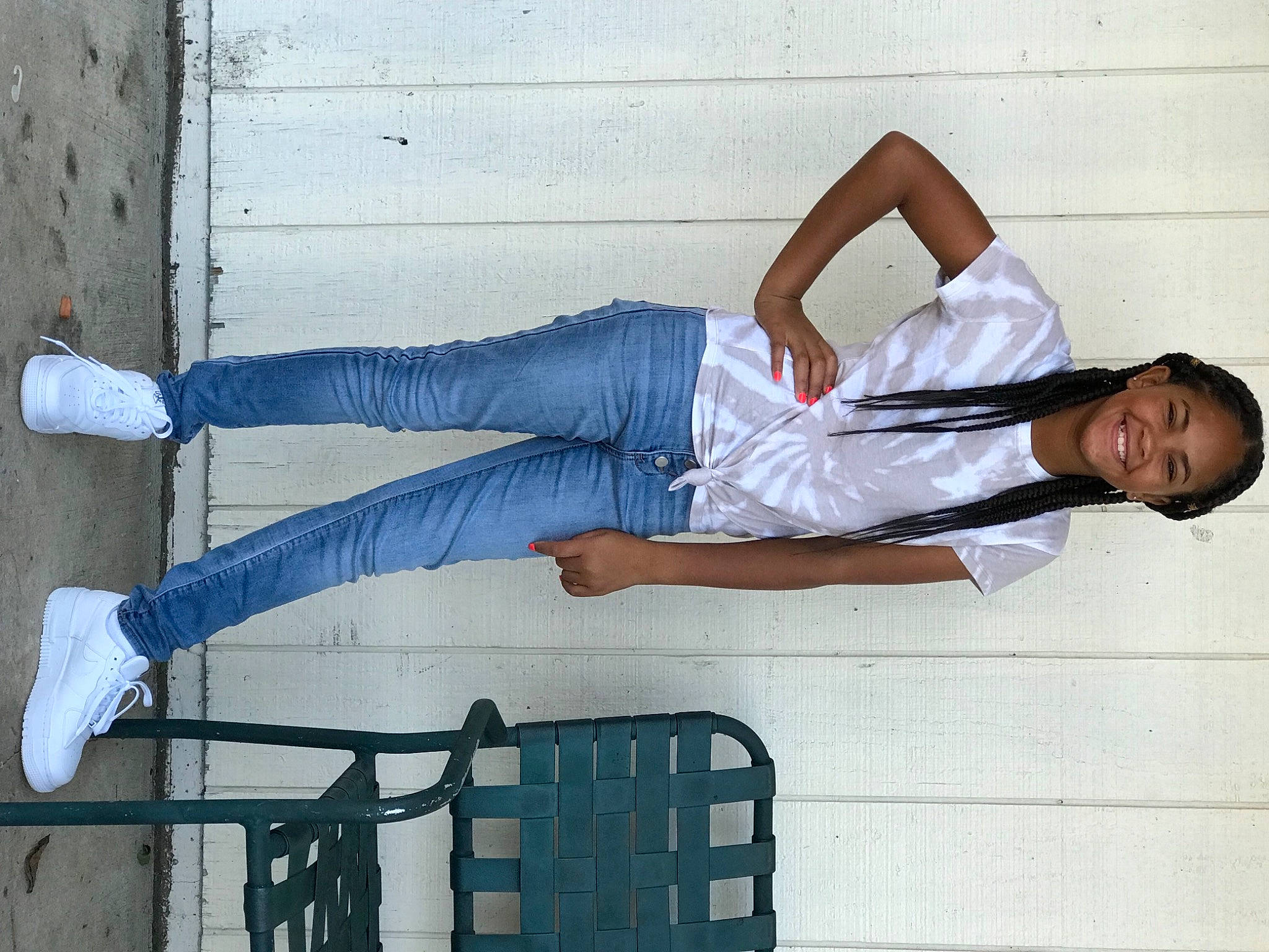 Lariyah is registered to the contest to win money with this photo: comfort, composite_material, denim, elbow, electric_blue, gesture, human_leg, jeans, joint, joy, knee, leg, pattern, person, shoulder, sleeve, smile, street_fashion, thigh, waist