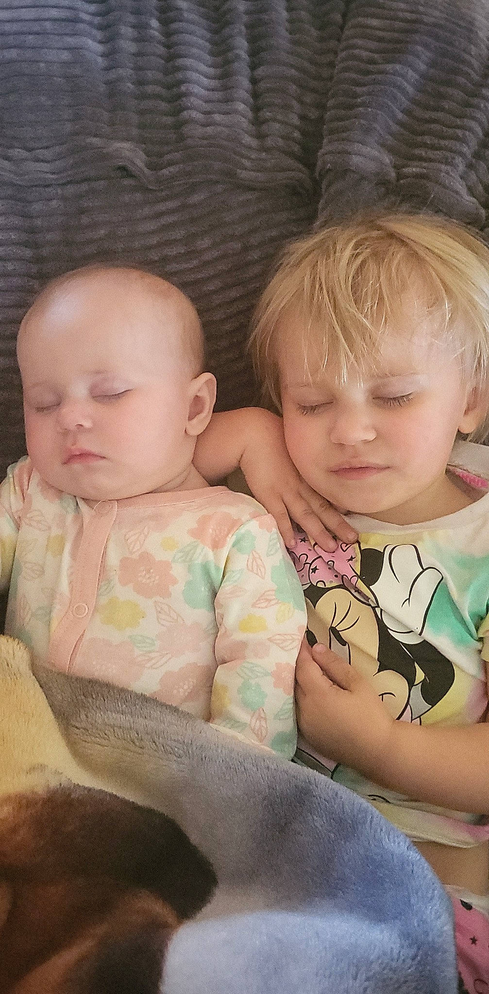 Adaline is registered to the contest to win money with this photo: baby_toddler_clothing, cheek, chin, comfort, eye, face, facial_expression, hairstyle, hand, head, human, iris, lip, mouth, neck, nose, person, product, skin, textile