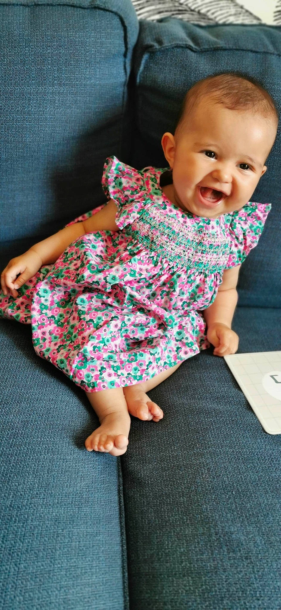 Camélia a rejoint le concours — aidez-le/la à gagner de superbes lots ! baby, baby_toddler_clothing, child, design, dress, pattern, person, pink, product, sitting, sleeve, textile, toddler