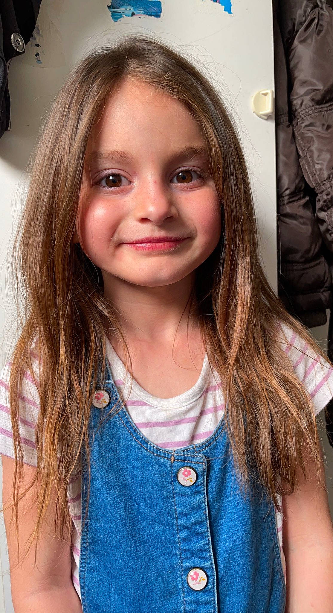 Kataleya participe au concours pour gagner de l'argent avec cette photo : cheek, chin, eye, eyebrow, eyelash, facial_expression, fashion, forehead, hair, hairstyle, head, iris, jaw, joy, lip, neck, nose, organ, person, shoulder