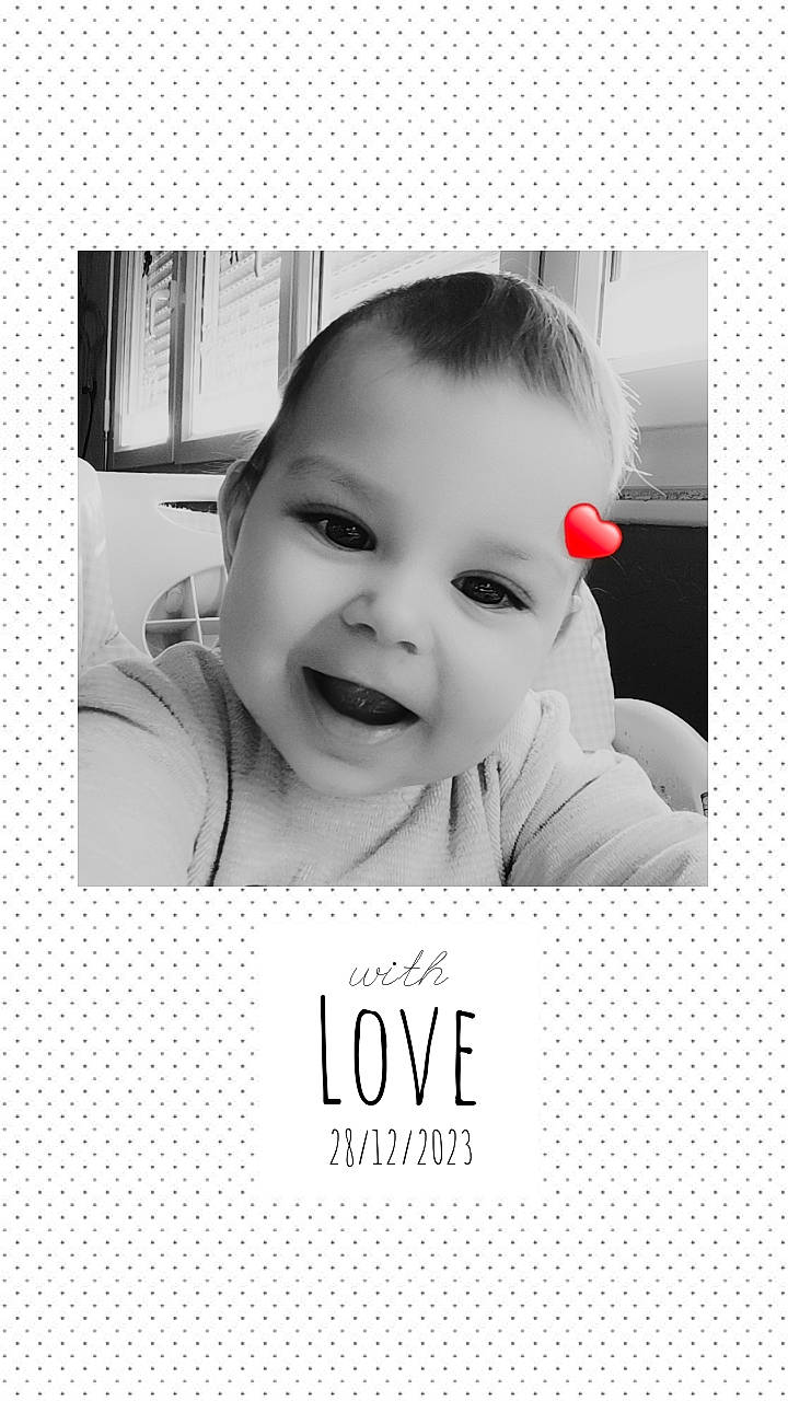 Maëron participe au concours pour gagner de l'argent avec cette photo : baby, baby_laughing, baby_toddler_clothing, cheek, child, ear, eye, eyebrow, eyelash, facial_expression, font, happy, jaw, joy, monochrome, monochrome_photography, nose, person, photo_caption, product