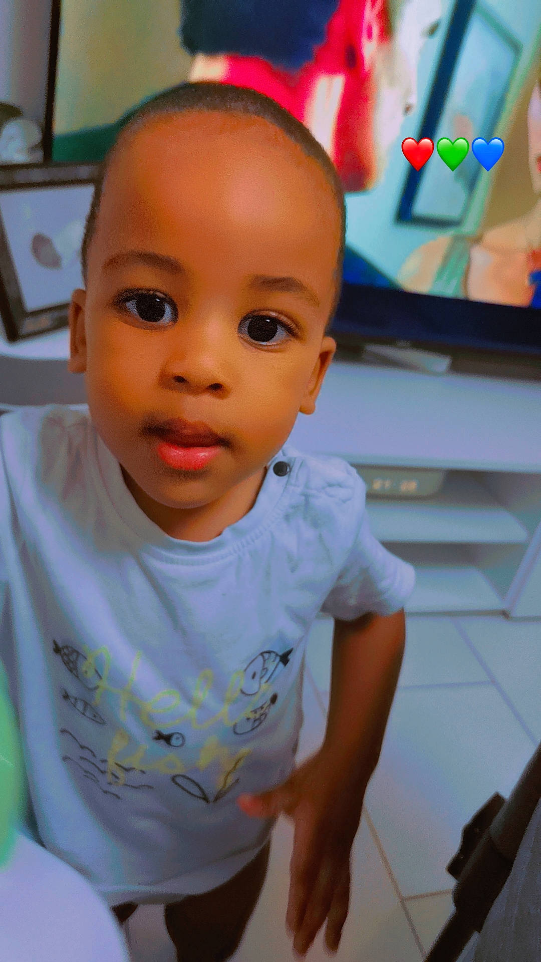 Ousni a rejoint le concours — aidez-le/la à gagner de superbes lots ! baby, cheek, chin, cool, eyelash, facial_expression, forehead, fun, happy, iris, lip, mouth, nose, person, product, skin, sleeve, smile, standing, t_shirt