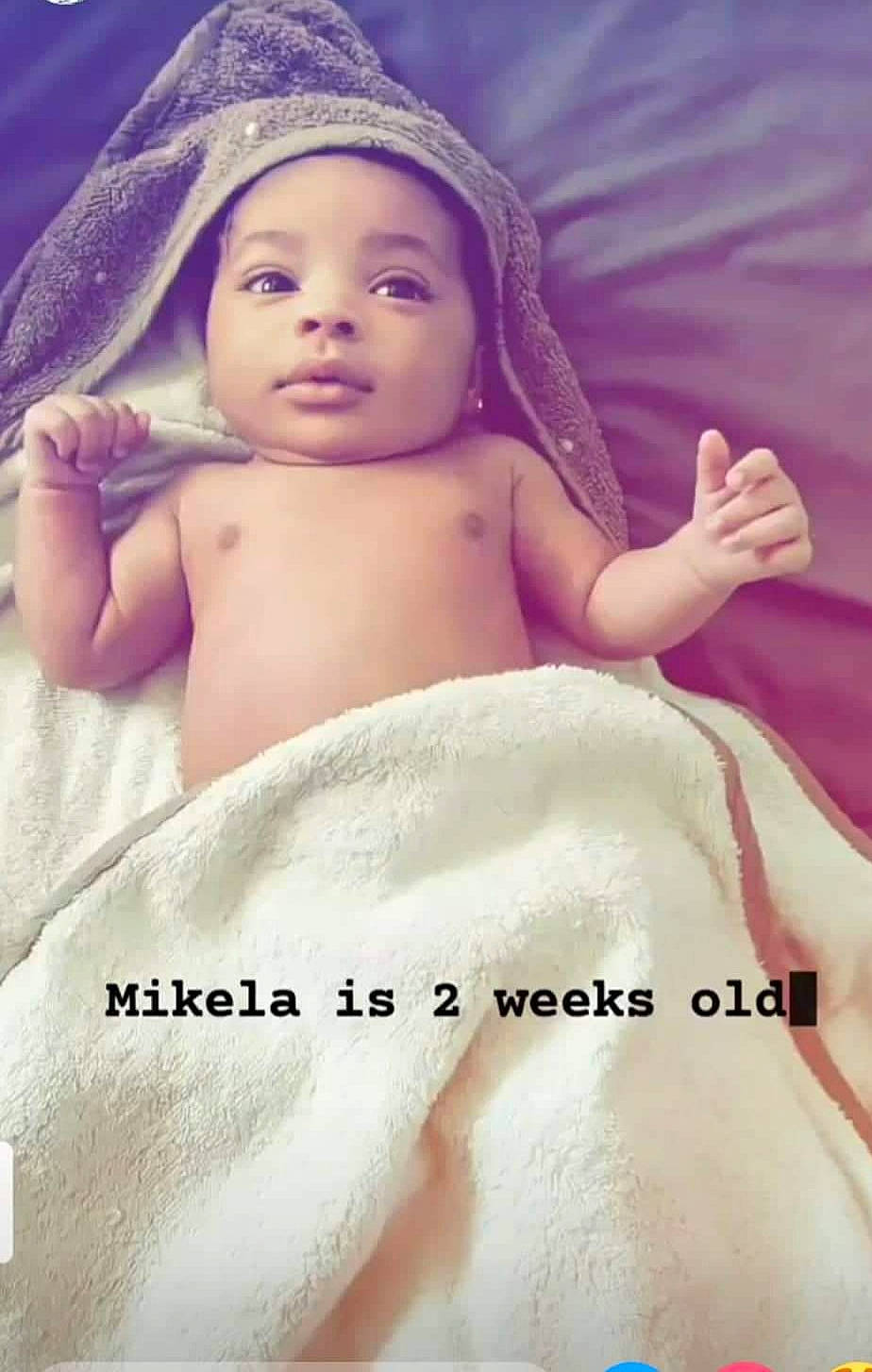 Mikaela participe au concours pour gagner de l'argent avec cette photo : arm, baby, baby_sleeping, baby_toddler_clothing, child, comfort, eye, eyebrow, eyelash, face, finger, flash_photography, hand, happy, headwear, human_body, lip, person, pink, skin