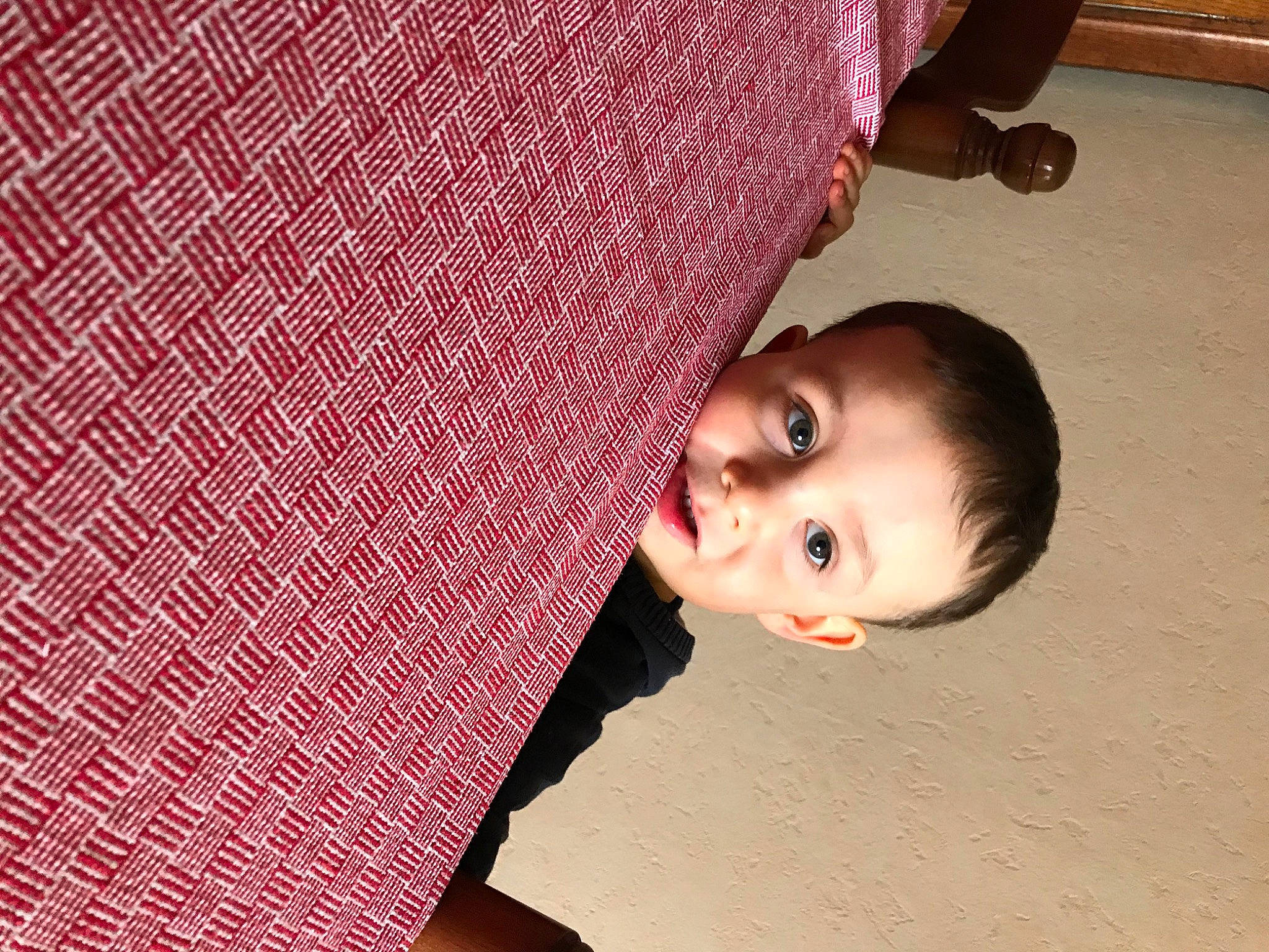 Gabriel participe au concours pour gagner de l'argent avec cette photo : beauty, cheek, child, chin, floor, flooring, hardwood, joint, linens, lip, magenta, material_property, neck, nose, pattern, person, plaid, skin, tartan, toddler