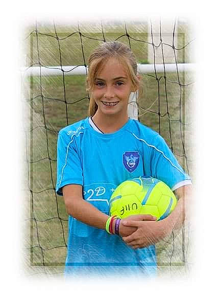 Melane a rejoint le concours — aidez-le/la à gagner de superbes lots ! ball, ball_game, child, football, joy, net, net_sports, person, play, player, soccer_ball, sports, sports_equipment, team_sport, tennis_ball, toddler, volleyball