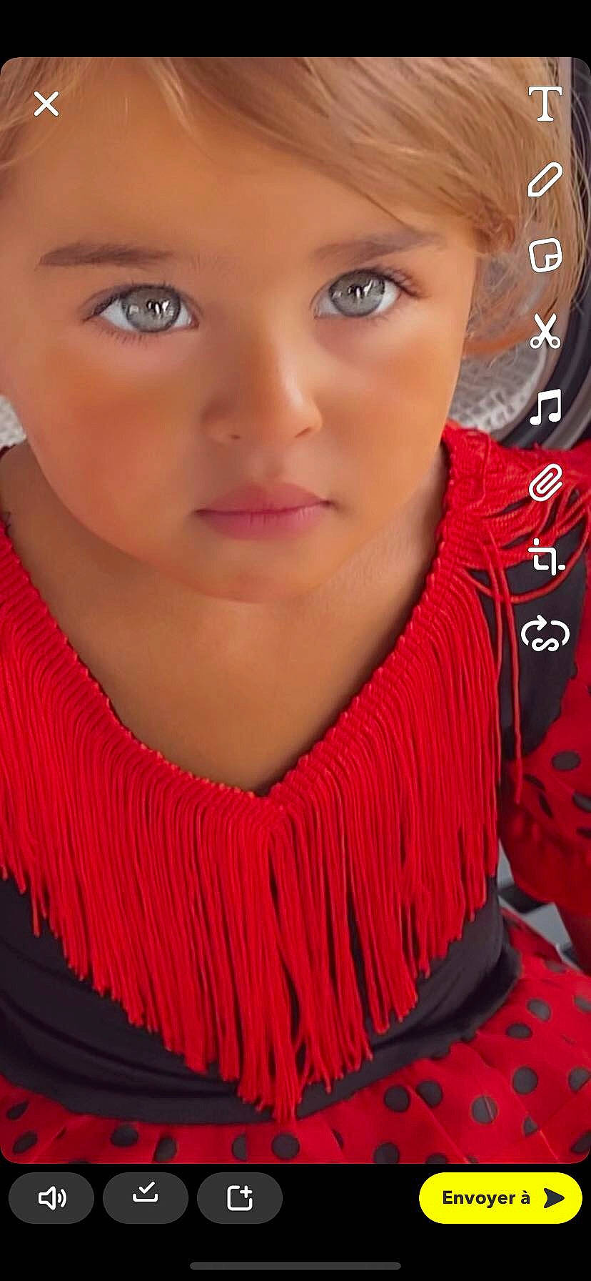 Mya participe au concours pour gagner de l'argent avec cette photo : beauty, cheek, child, chin, close_up, eye, eyebrow, eyelash, face, forehead, happy, jaw, lip, magenta, neck, nose, outerwear, person, pink, t_shirt