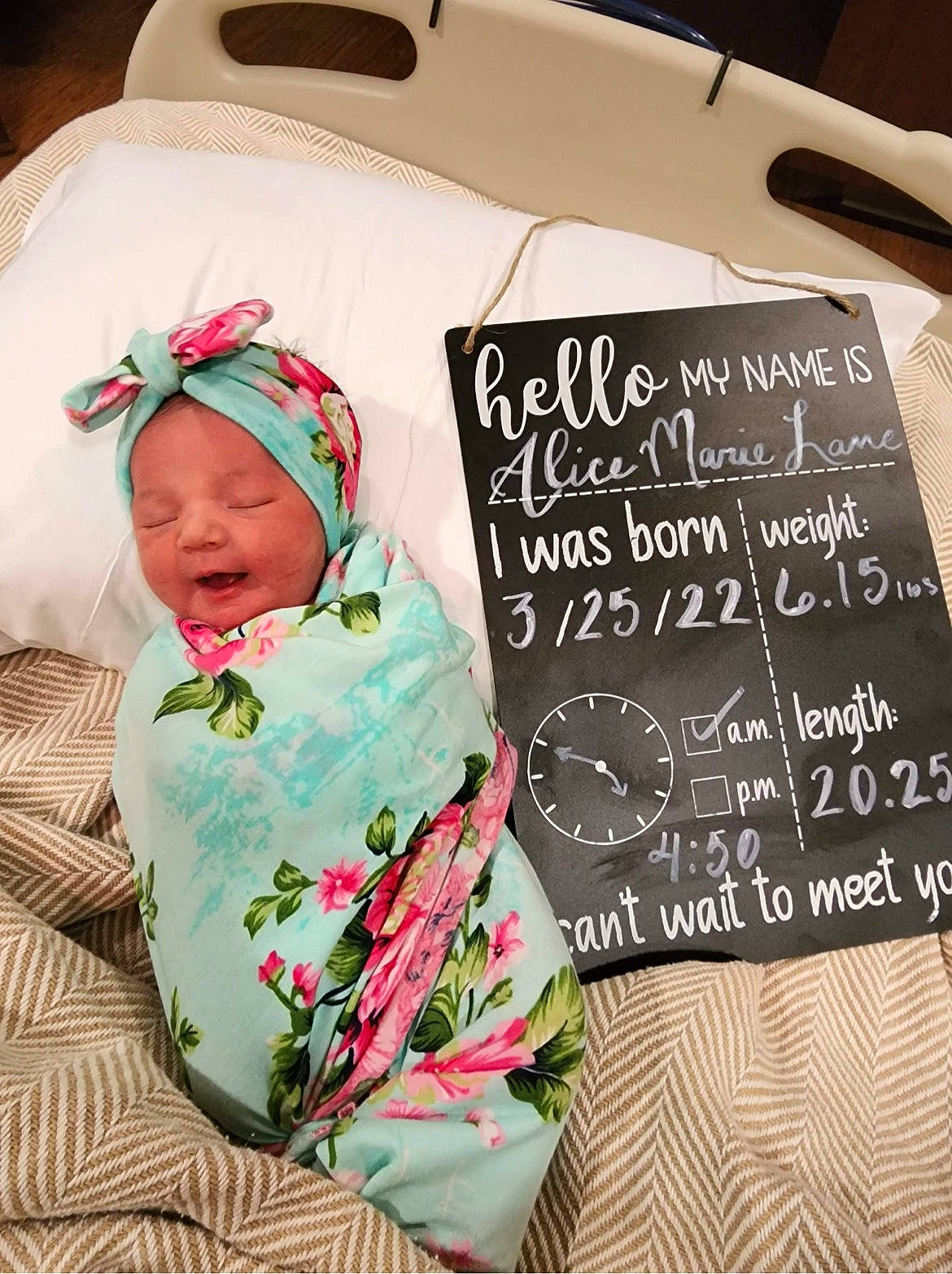 Alice is registered to the contest to win money with this photo: baby, bedding, cap, chalk, comfort, cool, event, eyewear, font, handwriting, happy, hat, linens, morning, pattern, person, product, sleeve, t_shirt, textile