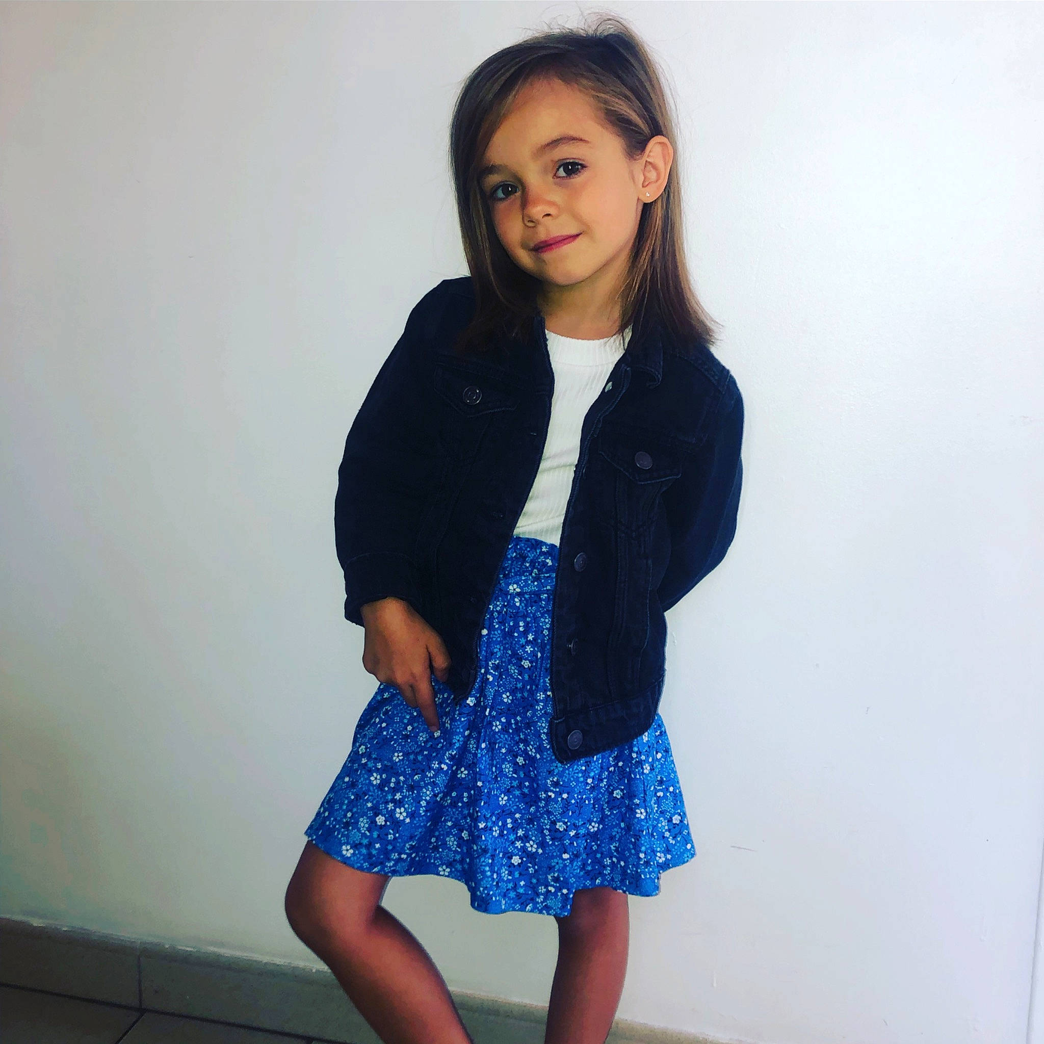 Elyne participe au concours pour gagner de l'argent avec cette photo : black_hair, collar, day_dress, denim, electric_blue, face, hair, happy, joint, joy, knee, long_hair, neck, one_piece_garment, outerwear, pattern, person, shoulder, sleeve, thigh