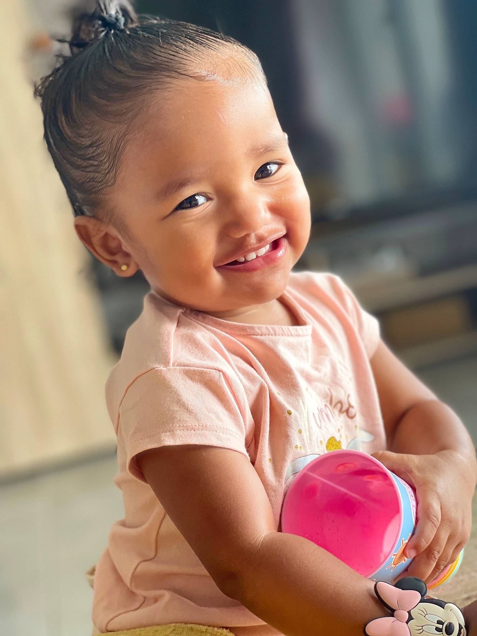 Kahïla a rejoint le concours — aidez-le/la à gagner de superbes lots ! arm, baby, baby_toddler_clothing, cheek, child, dress, elbow, eyelash, finger, flash_photography, fun, happy, head, joy, lip, magenta, neck, person, skin, smile