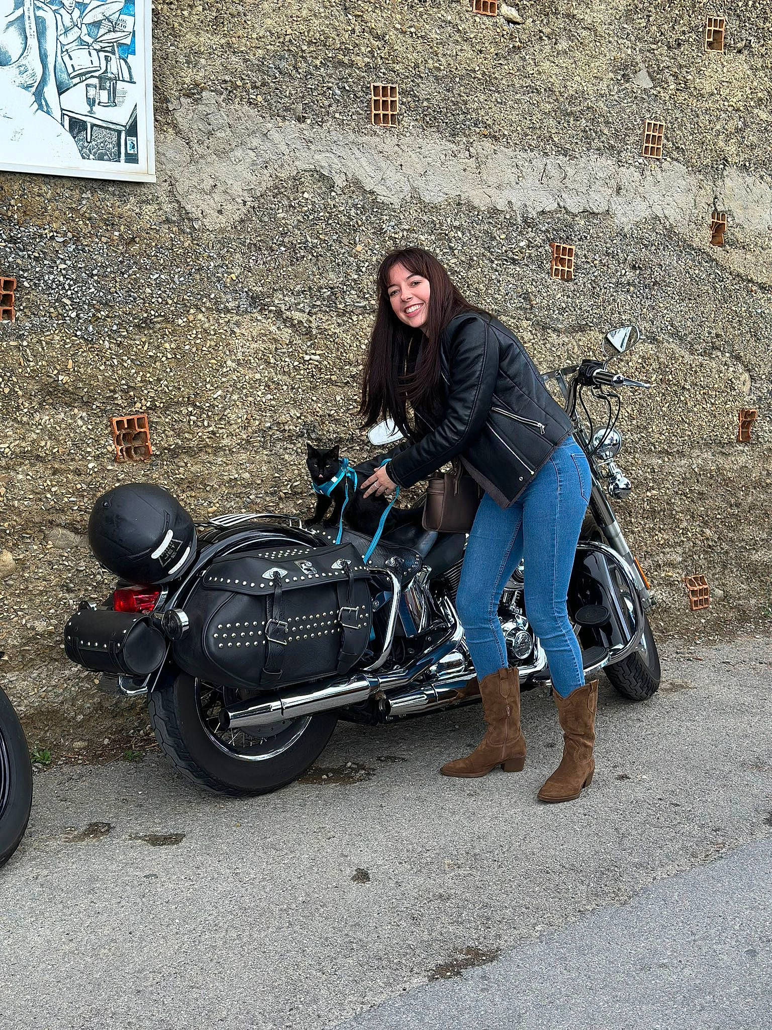 Bagheera participe au concours pour gagner de l'argent avec cette photo : automotive_design, automotive_exhaust, automotive_exterior, automotive_lighting, automotive_tire, automotive_wheel_system, fender, fuel_tank, headlamp, leg, motor_vehicle, motorcycle, motorcycle_accessories, motorcycling, rim, road_surface, tire, vehicle, vehicle_brake, wheel