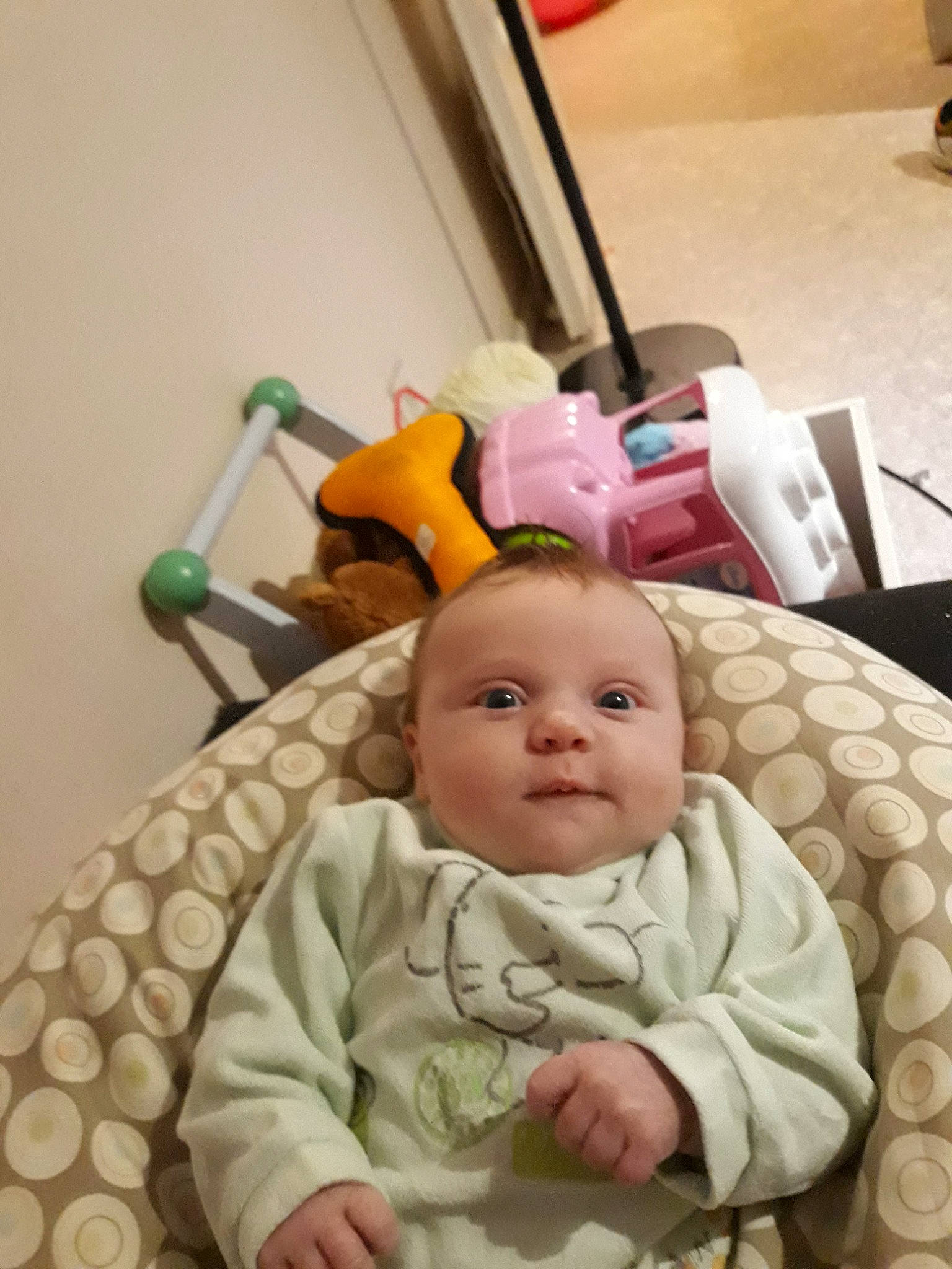 Ambre a rejoint le concours — aidez-le/la à gagner de superbes lots ! baby_products, child, ear, hair_accessory, infant, person, product, skin, toddler