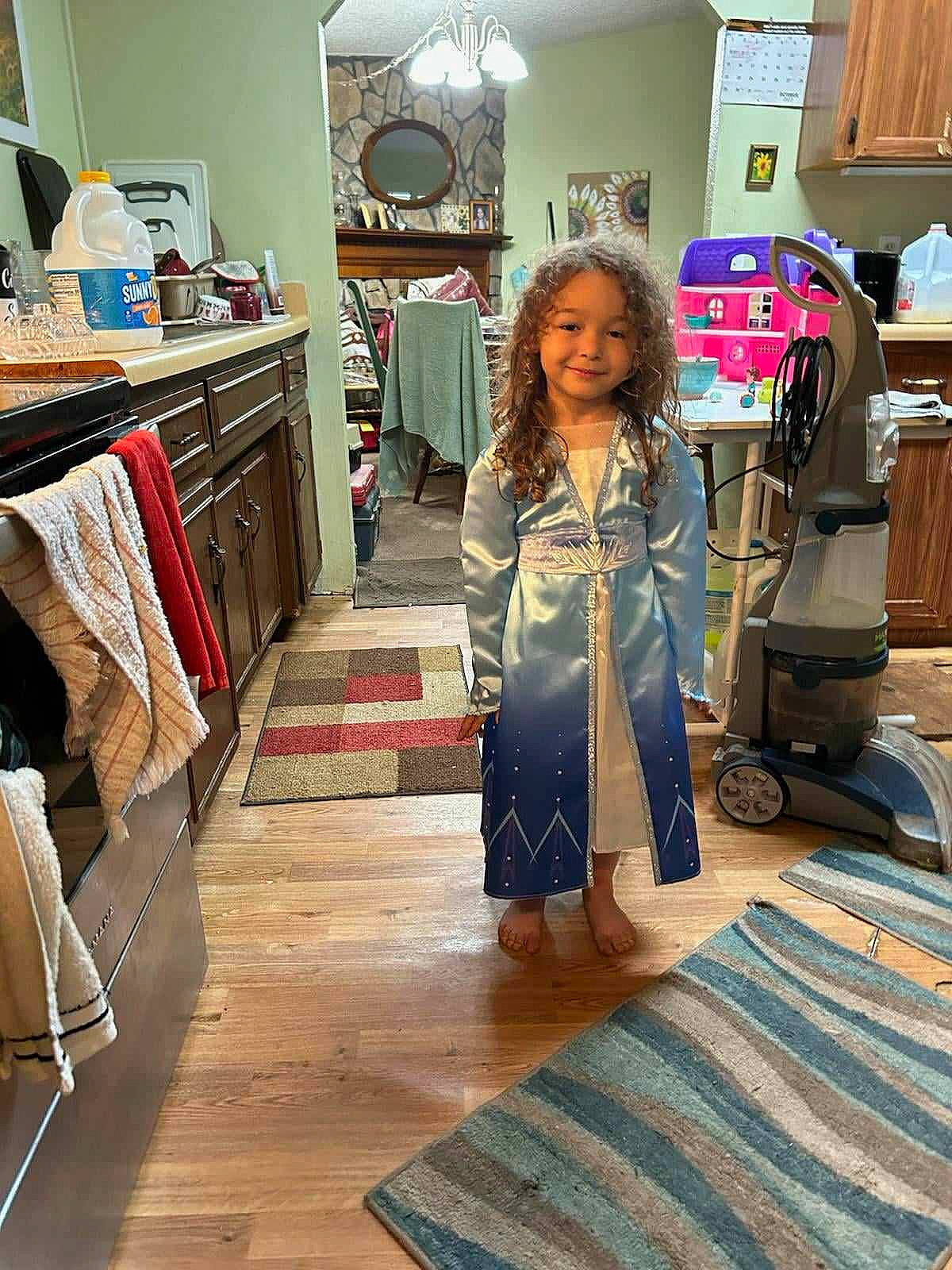 Hayvenley is registered to the contest to win money with this photo: bag, child, fashion, fashion_design, floor, flooring, hardwood, joy, laminate_flooring, luggage_and_bags, pattern, person, retail, shelf, shelving, shopping, smile, standing, t_shirt, textile