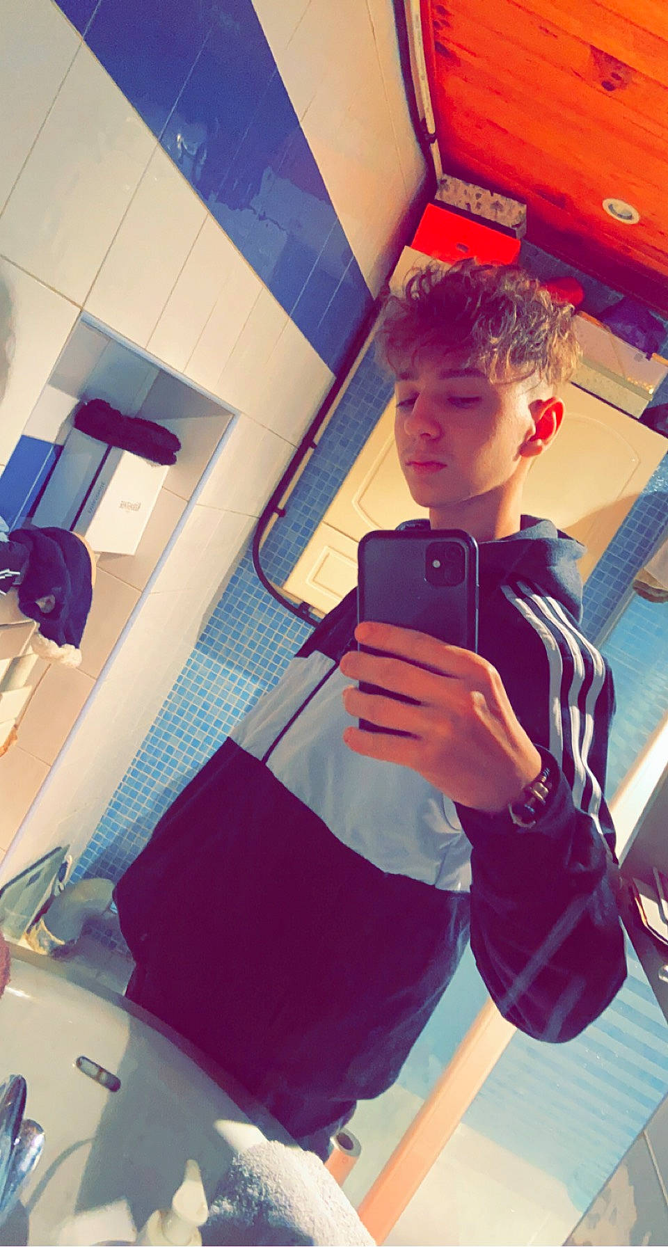 Jordan participe au concours pour gagner de l'argent avec cette photo : child, cool, electric_blue, eyewear, fashion_design, fun, happy, human_leg, leisure, magenta, mobile_phone, person, selfie, shoulder, sleeve, sportswear, standing, t_shirt, textile, thigh