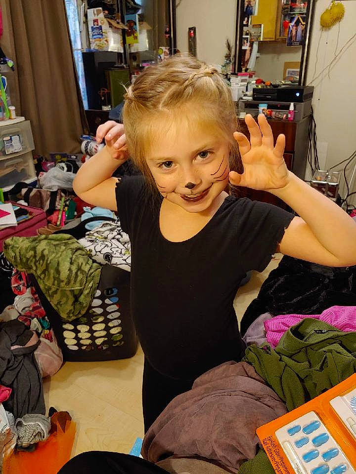 Autumne joined the competition — help win amazing prizes! black, blond, chair, child, event, flooring, fun, happy, iris, joint, joy, luggage_and_bags, mammal, people, person, plant, room, sitting, smile, snapshot