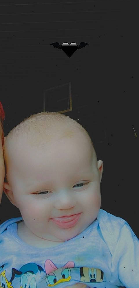 Luca participe au concours pour gagner de l'argent avec cette photo : baby_toddler_clothing, cheek, child, chin, cool, ear, eye, eyebrow, eyelash, facial_expression, forehead, happy, head, iris, jaw, joy, lip, mouth, nose, organ