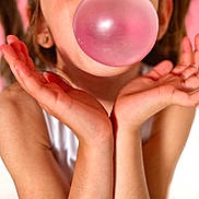 Léana participe au concours pour gagner de l'argent avec cette photo : child, girl, bubblegum, bubble, pigtails, pink, hands, face, portrait, playful, cute, smile, young, expression, skin, hair, closeup, fun, background, person